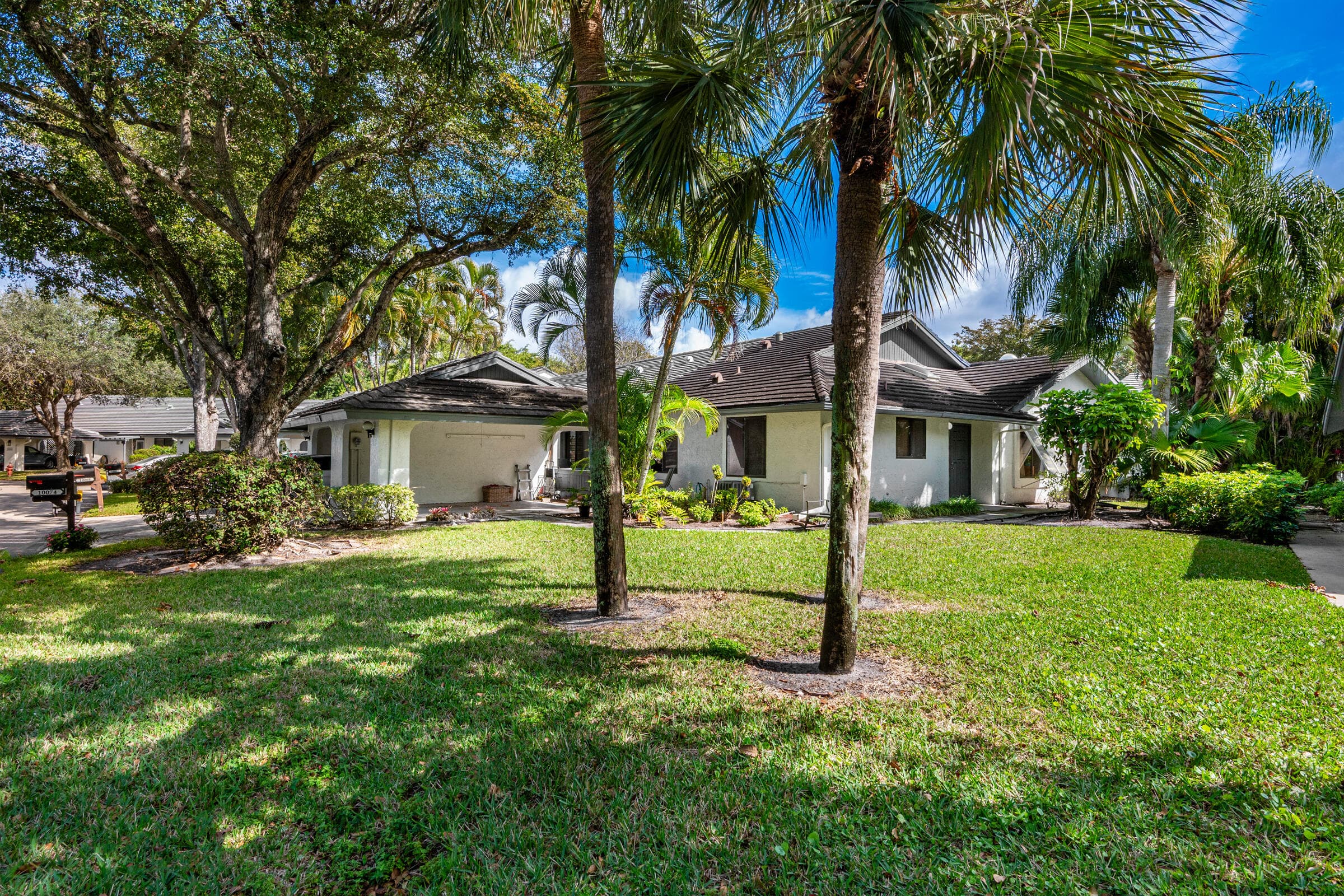 10074 Hickorywood Place, Boynton Beach, FL 33437 — photo 1 of 29
