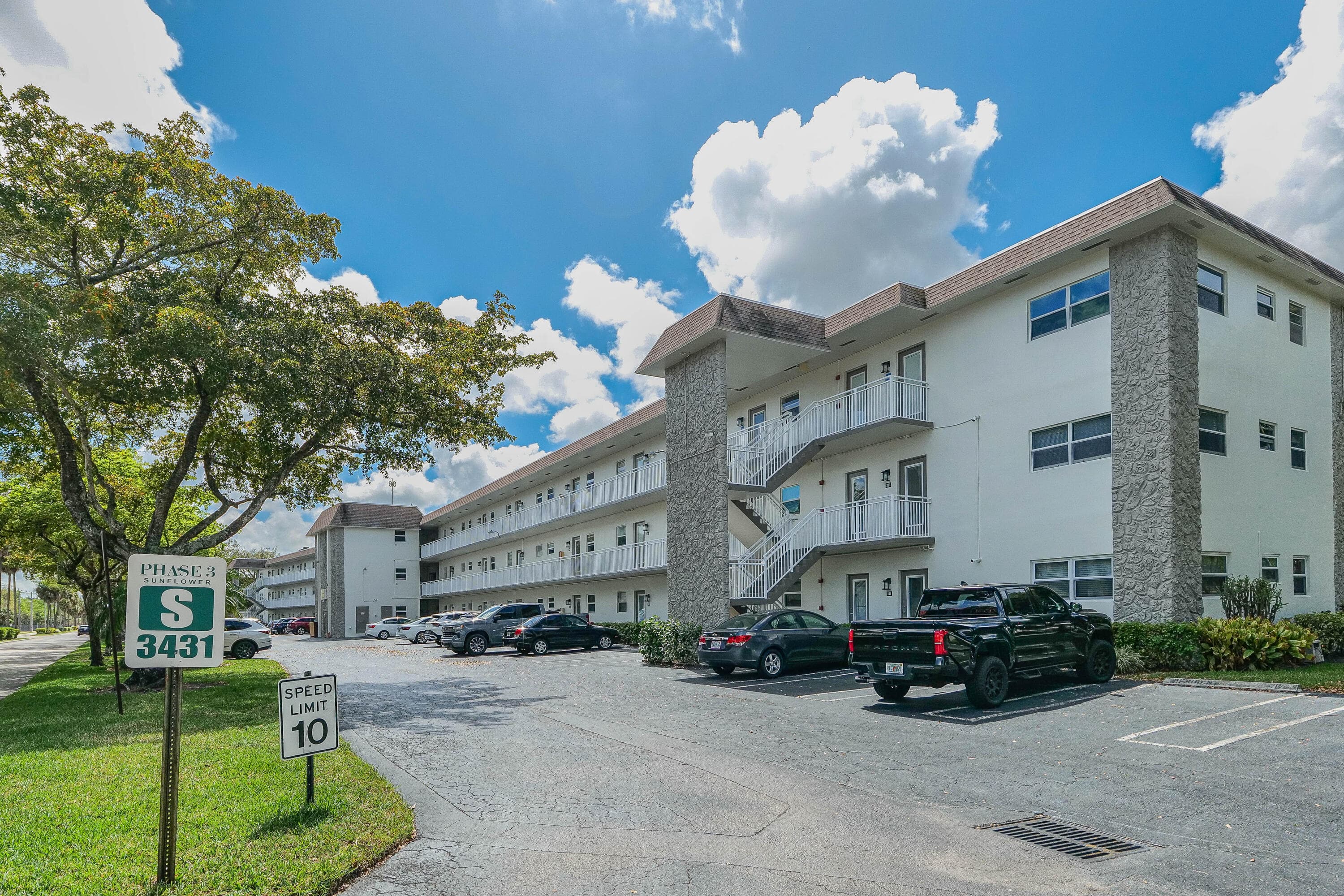 3431 NW 50th Avenue 213, Lauderdale Lakes, FL 33319 — photo 29 of 47