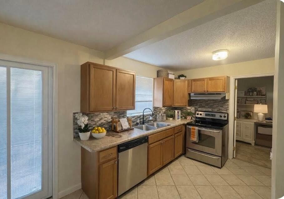 823 Lynnwood Drive, Lake Worth Beach, FL 33461 — photo 6 of 17