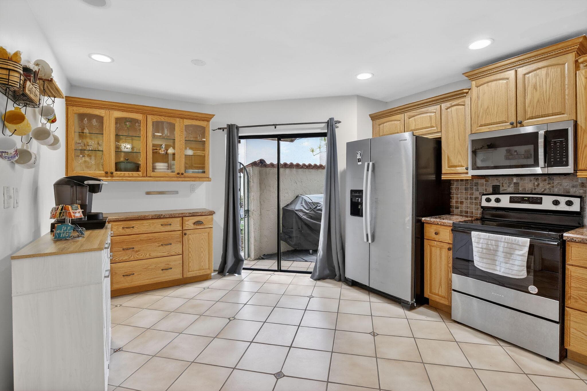 8841 W Sunrise Boulevard, Plantation, FL 33322 — photo 5 of 19
