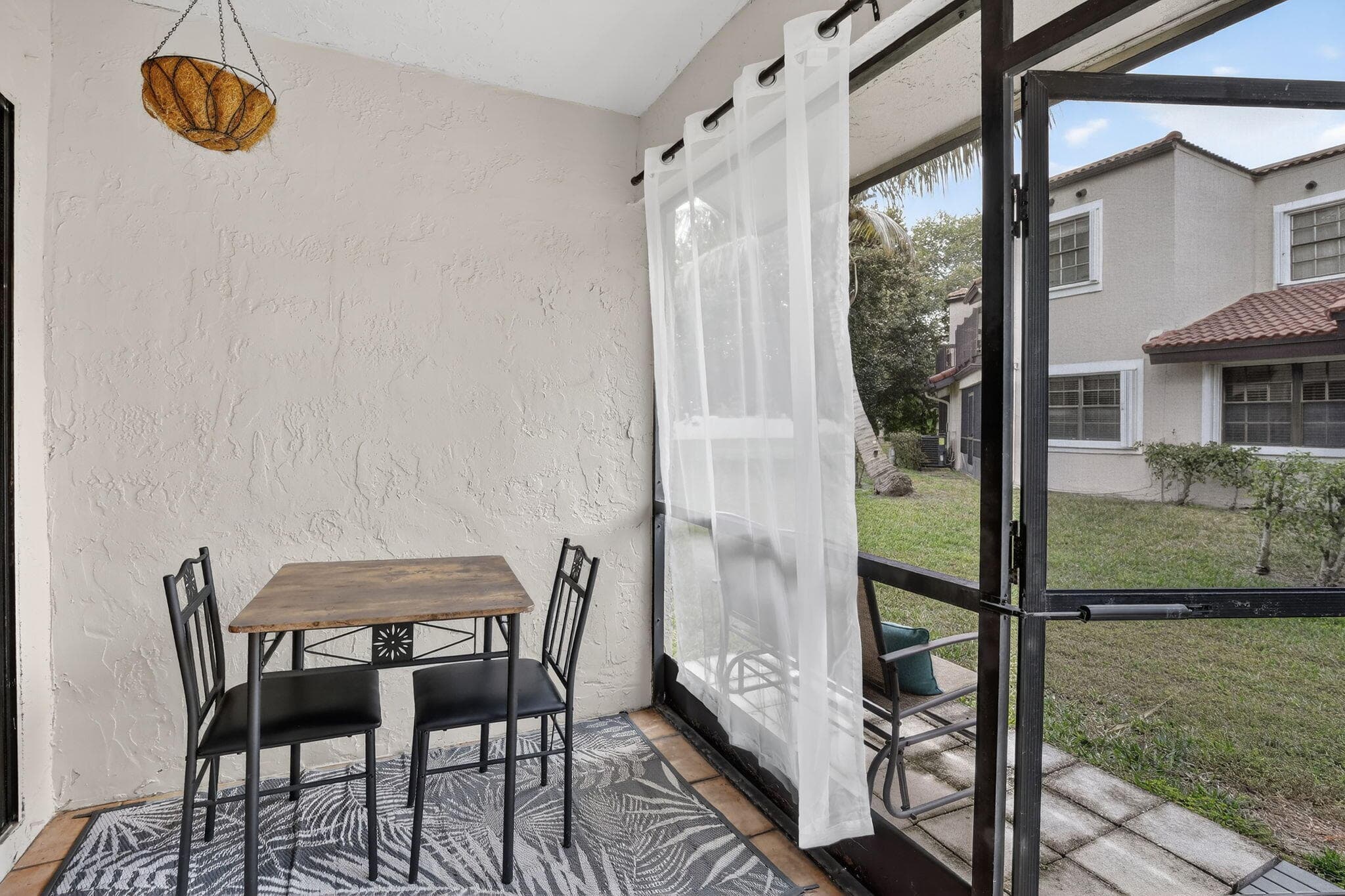 8841 W Sunrise Boulevard, Plantation, FL 33322 — photo 16 of 19