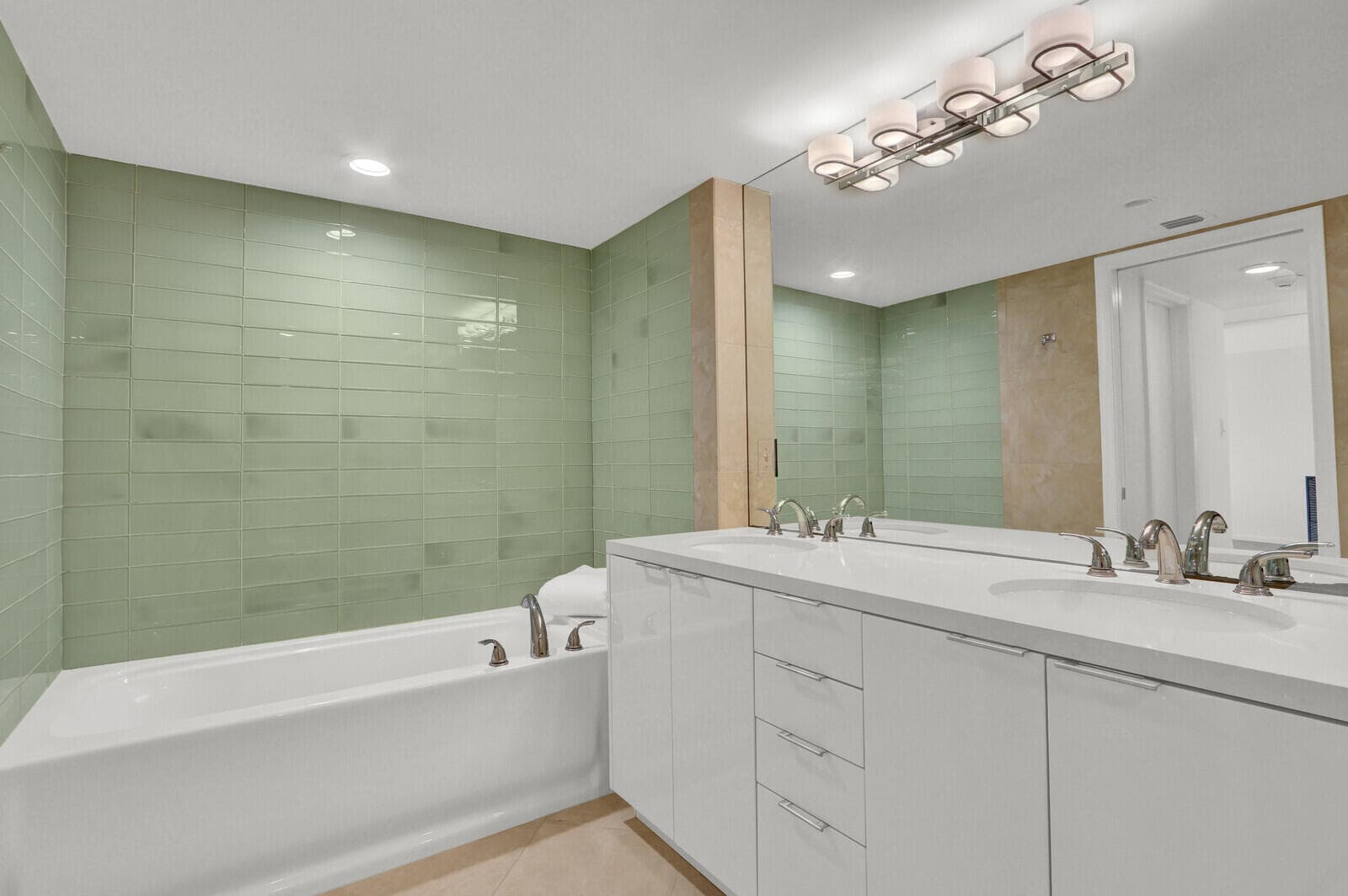 5380 N Ocean Drive 18a, Singer Island, FL 33404 — photo 25 of 46
