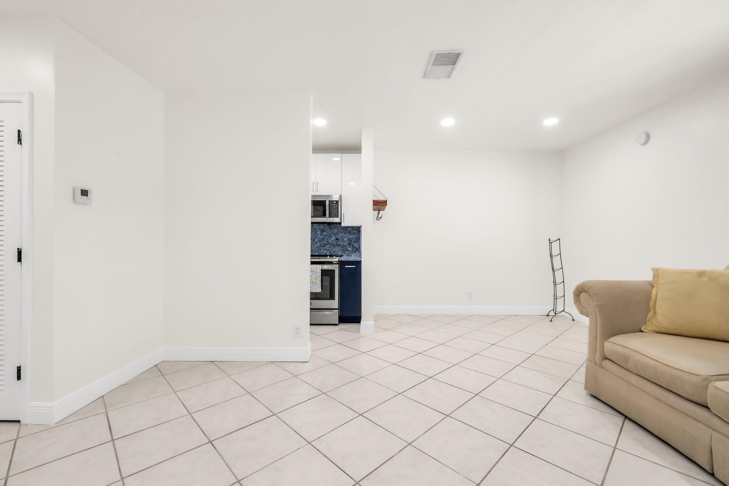 299 SW 7th Street 106, Boca Raton, FL 33432 — photo 8 of 25