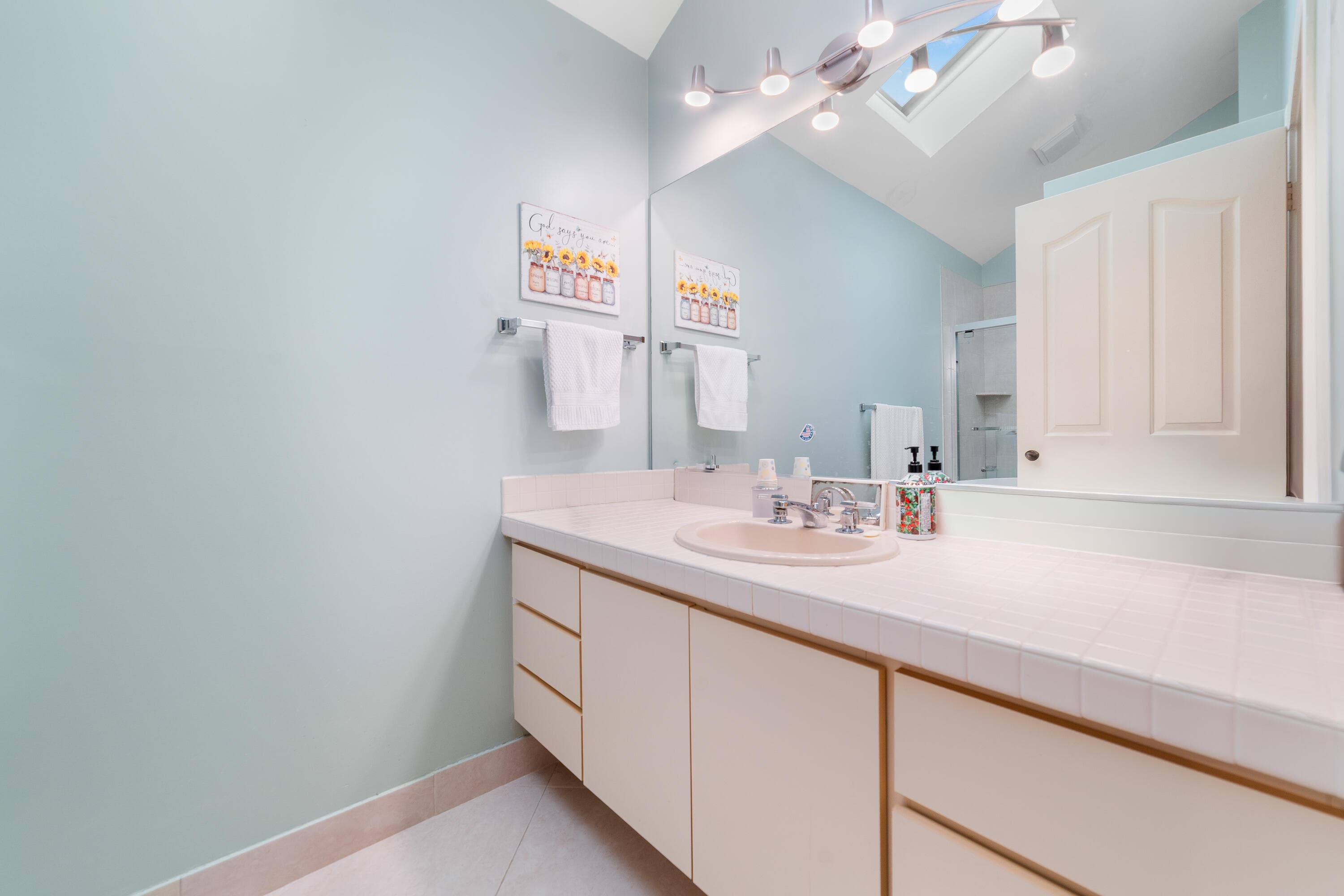 2370 Saratoga Bay Drive, West Palm Beach, FL 33409 — photo 17 of 46