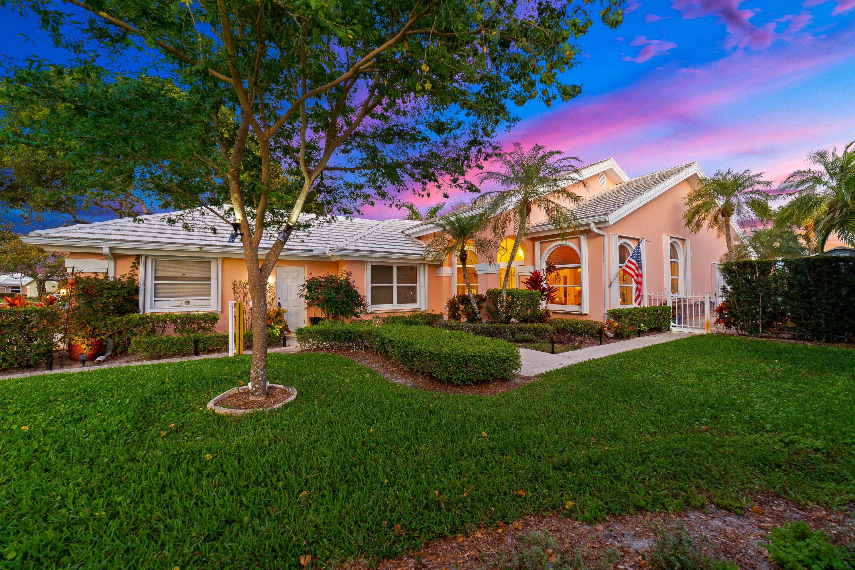 2370 Saratoga Bay Drive, West Palm Beach, FL 33409 — photo 1 of 46