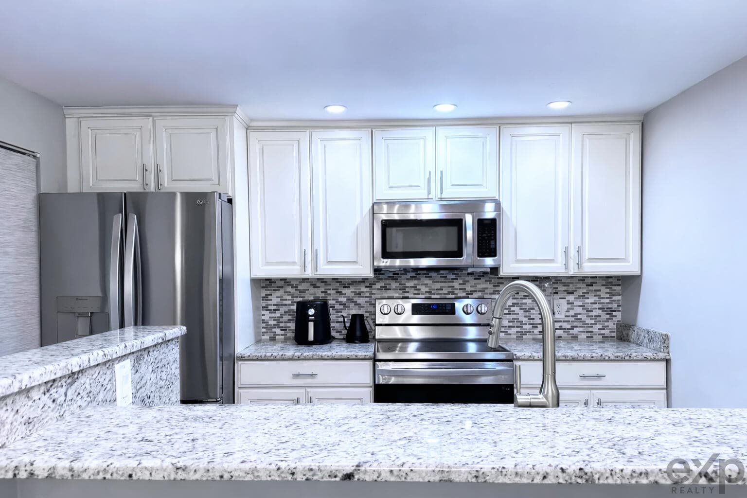 1008 10th Way, West Palm Beach, FL 33407 — photo 12 of 31