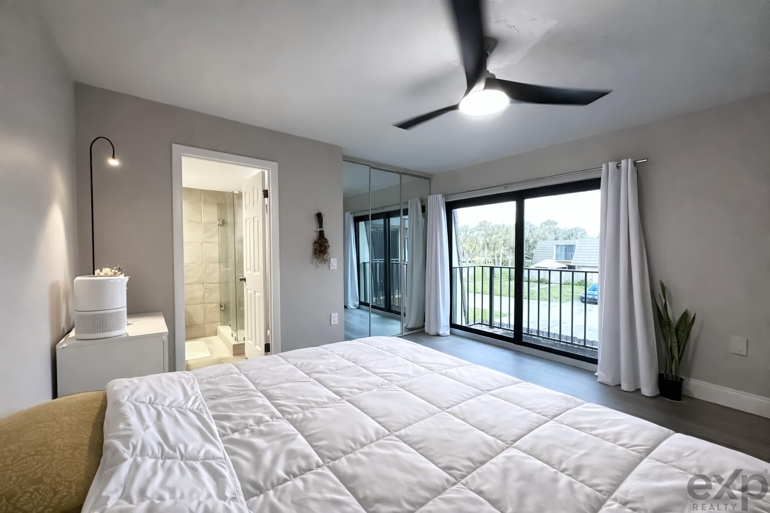 1008 10th Way, West Palm Beach, FL 33407 — photo 9 of 31