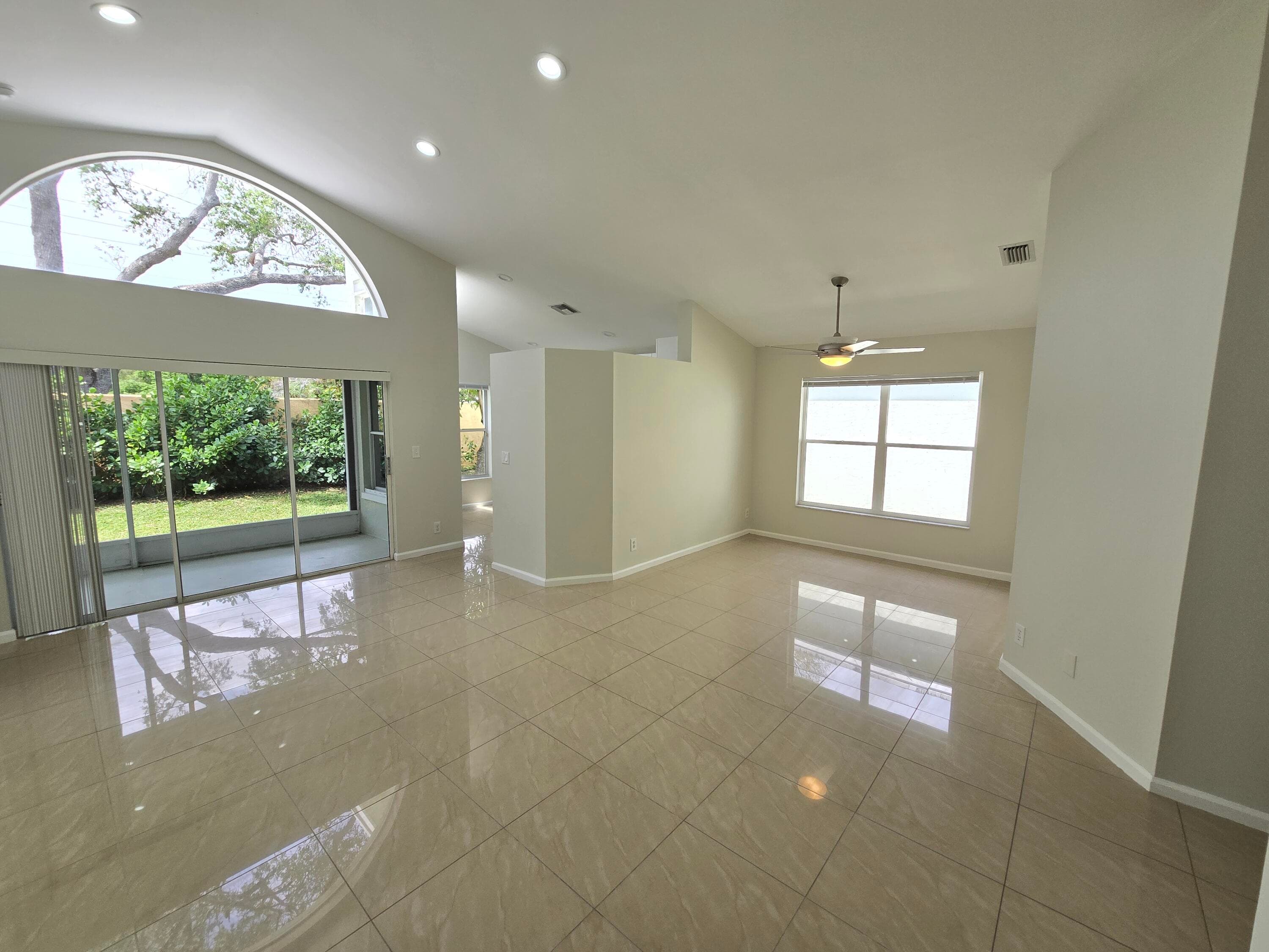 1041 Fairfax Circle W, Boynton Beach, FL 33436 — photo 2 of 19