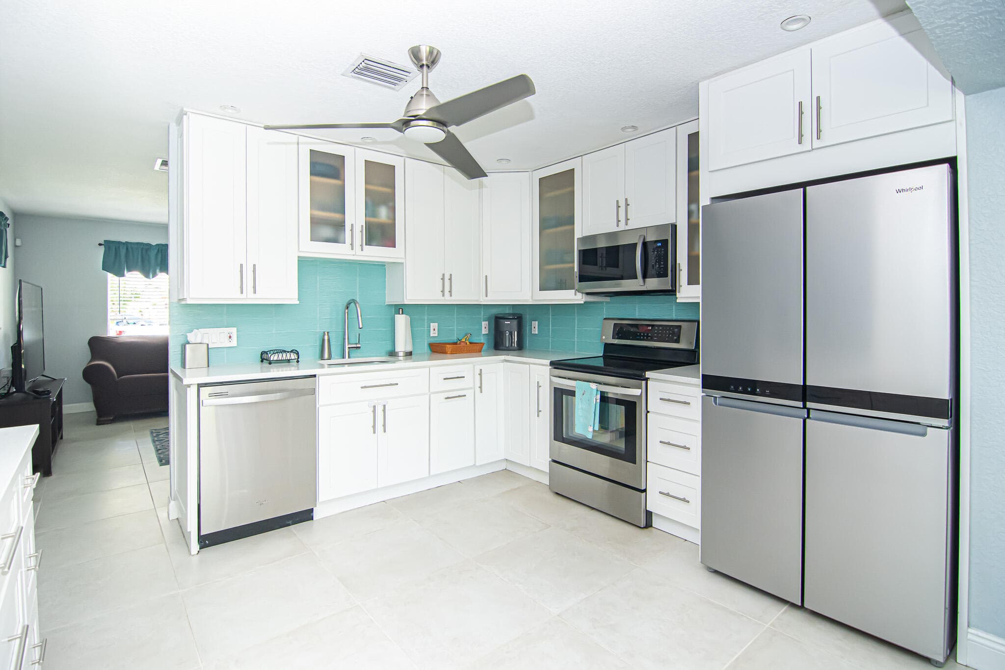 5711 NW 48th Avenue, Tamarac, FL 33319 — photo 7 of 37