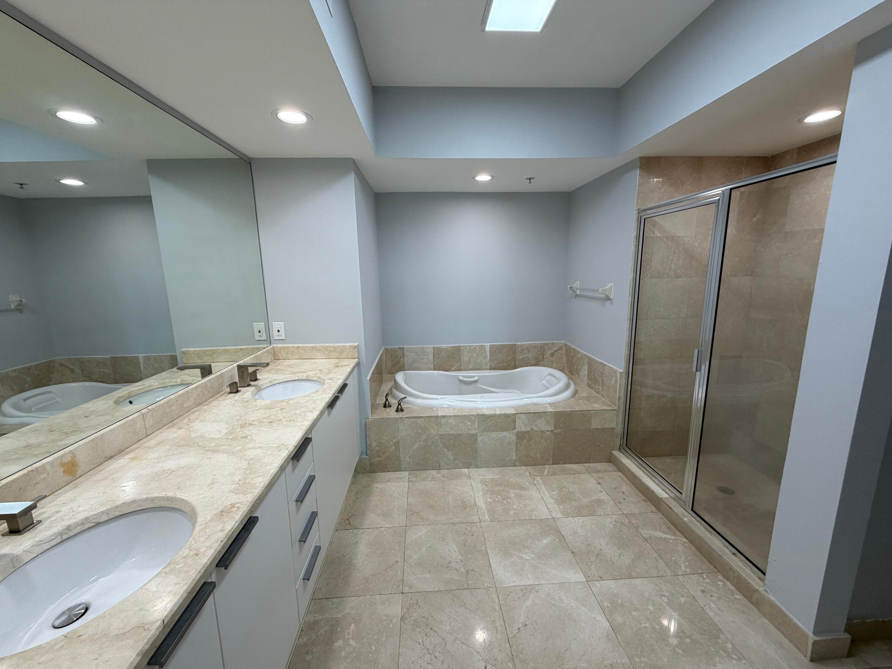 15051 Royal Oaks Lane 1603, North Miami, FL 33181 — photo 13 of 29