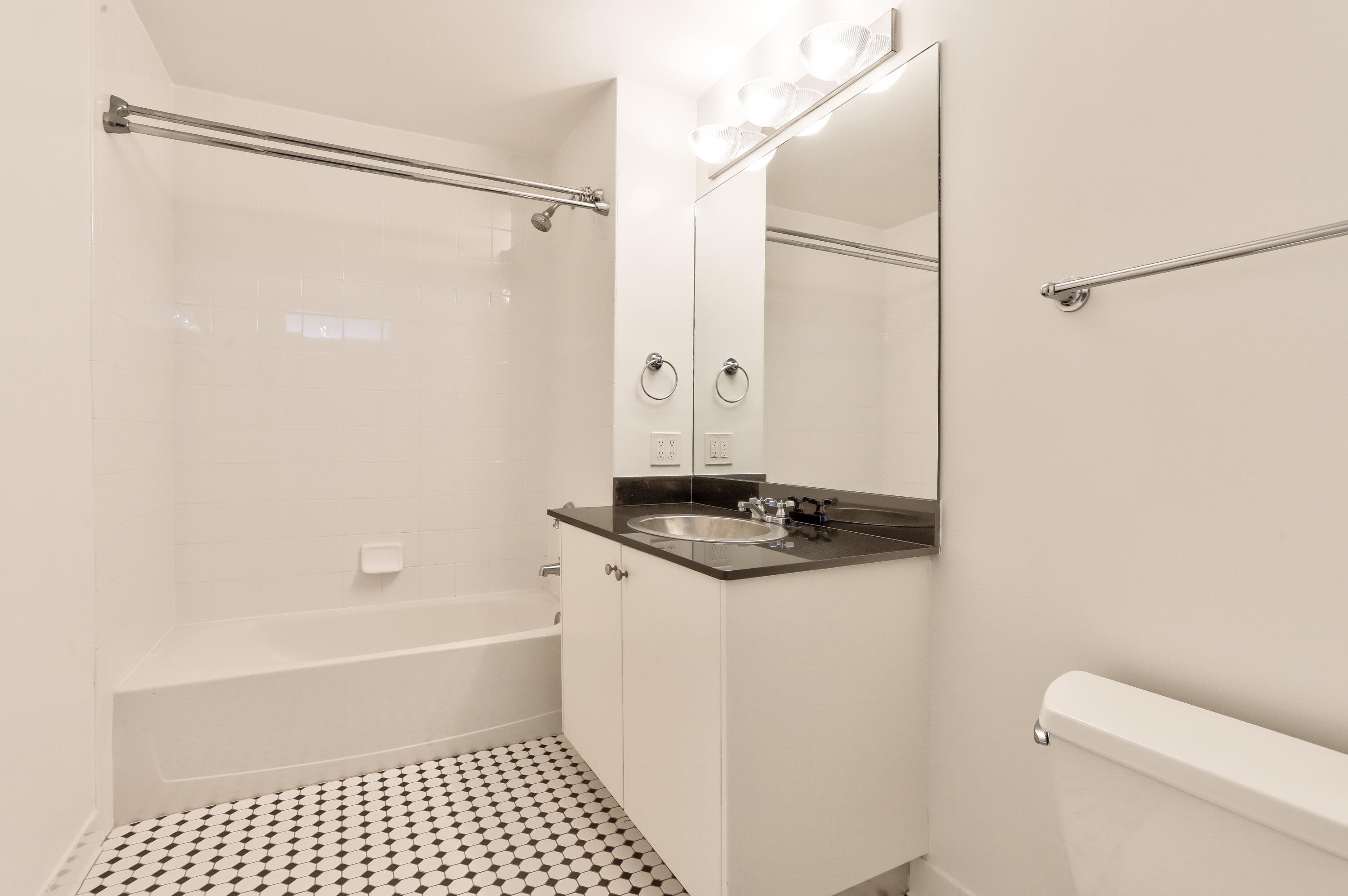 180 NE 4th Avenue 204, Delray Beach, FL 33483 — photo 8 of 17