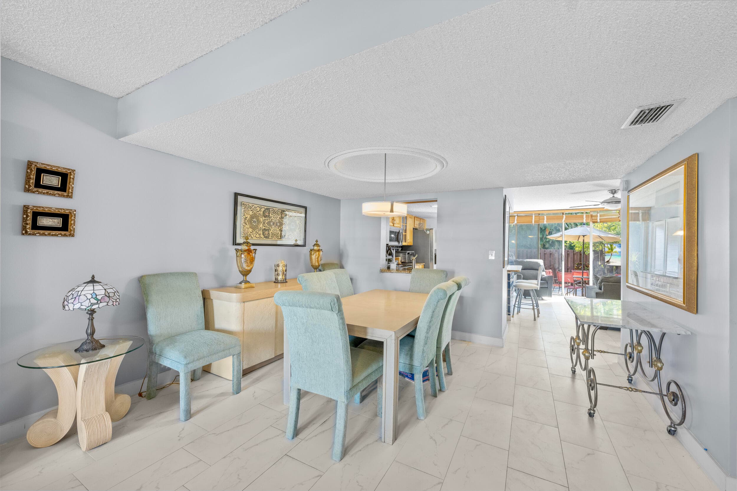 2212 NE 7th Street, Hallandale Beach, FL 33009 — photo 5 of 22