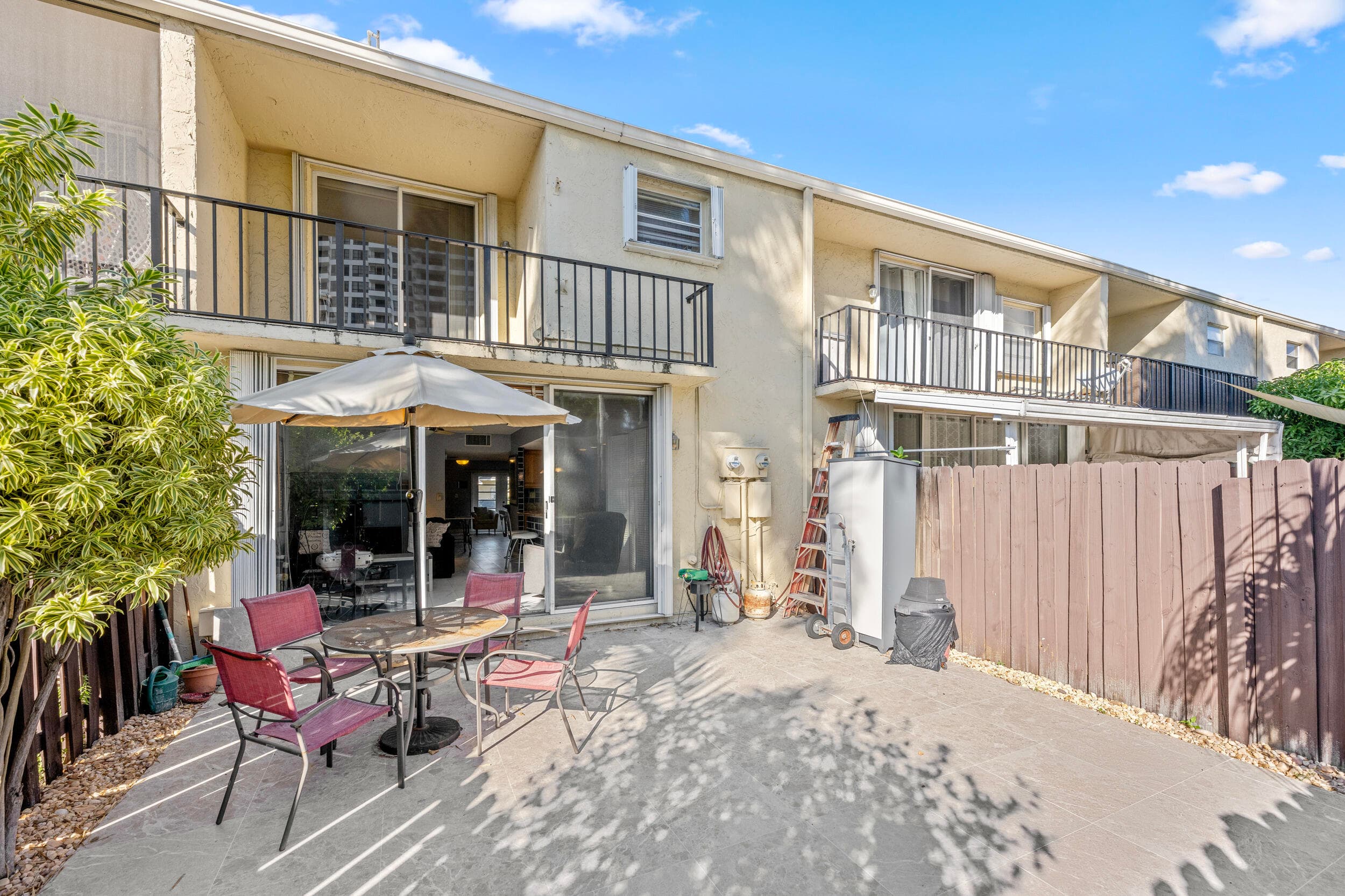 2212 NE 7th Street, Hallandale Beach, FL 33009 — photo 9 of 22