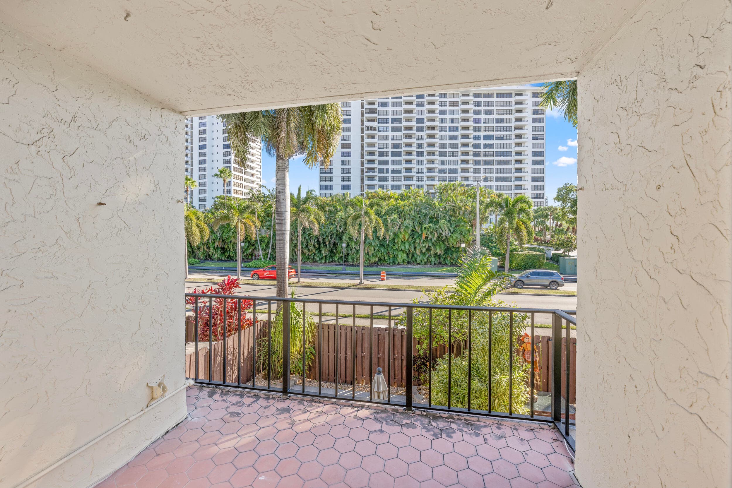 2212 NE 7th Street, Hallandale Beach, FL 33009 — photo 13 of 22