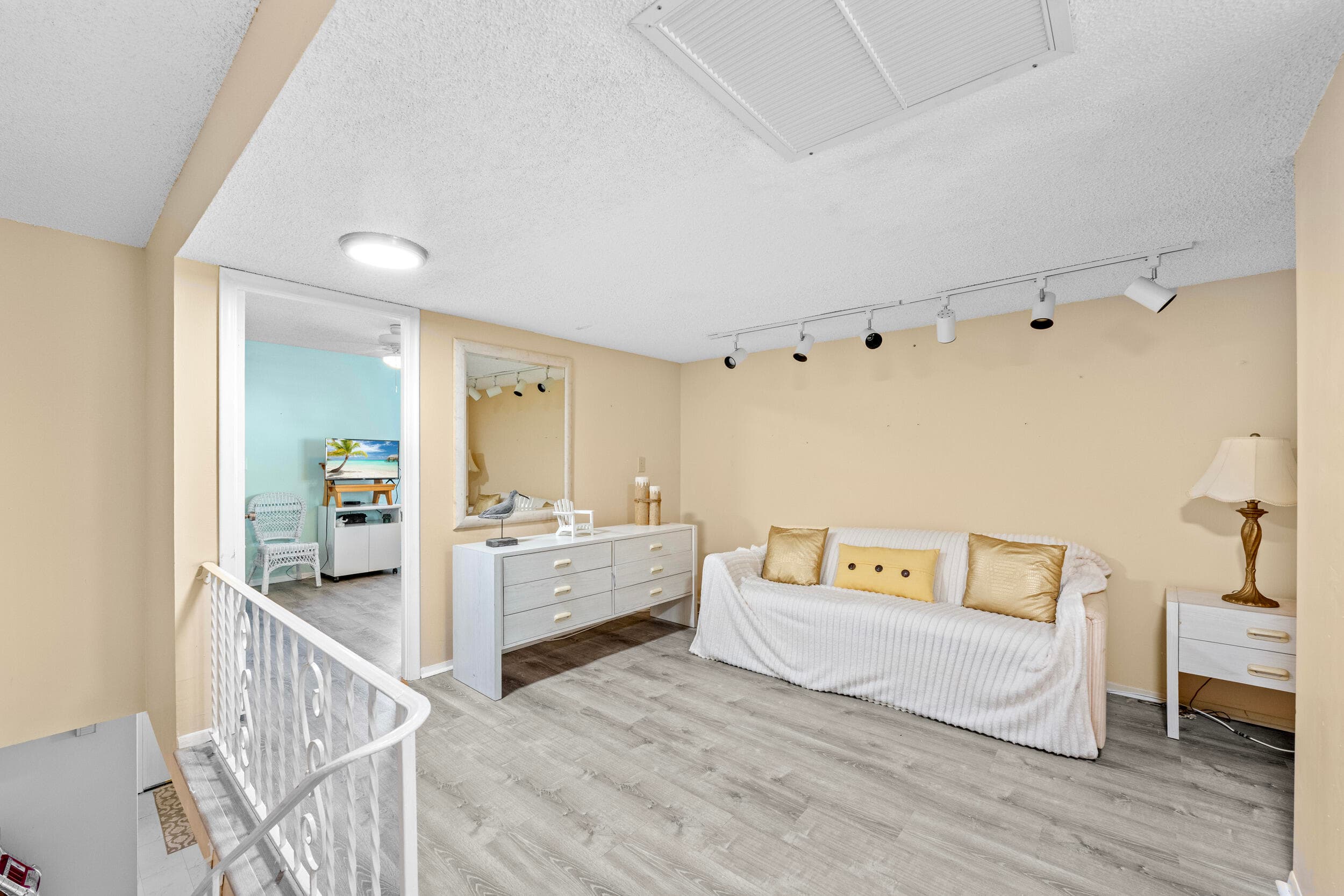 2212 NE 7th Street, Hallandale Beach, FL 33009 — photo 18 of 22
