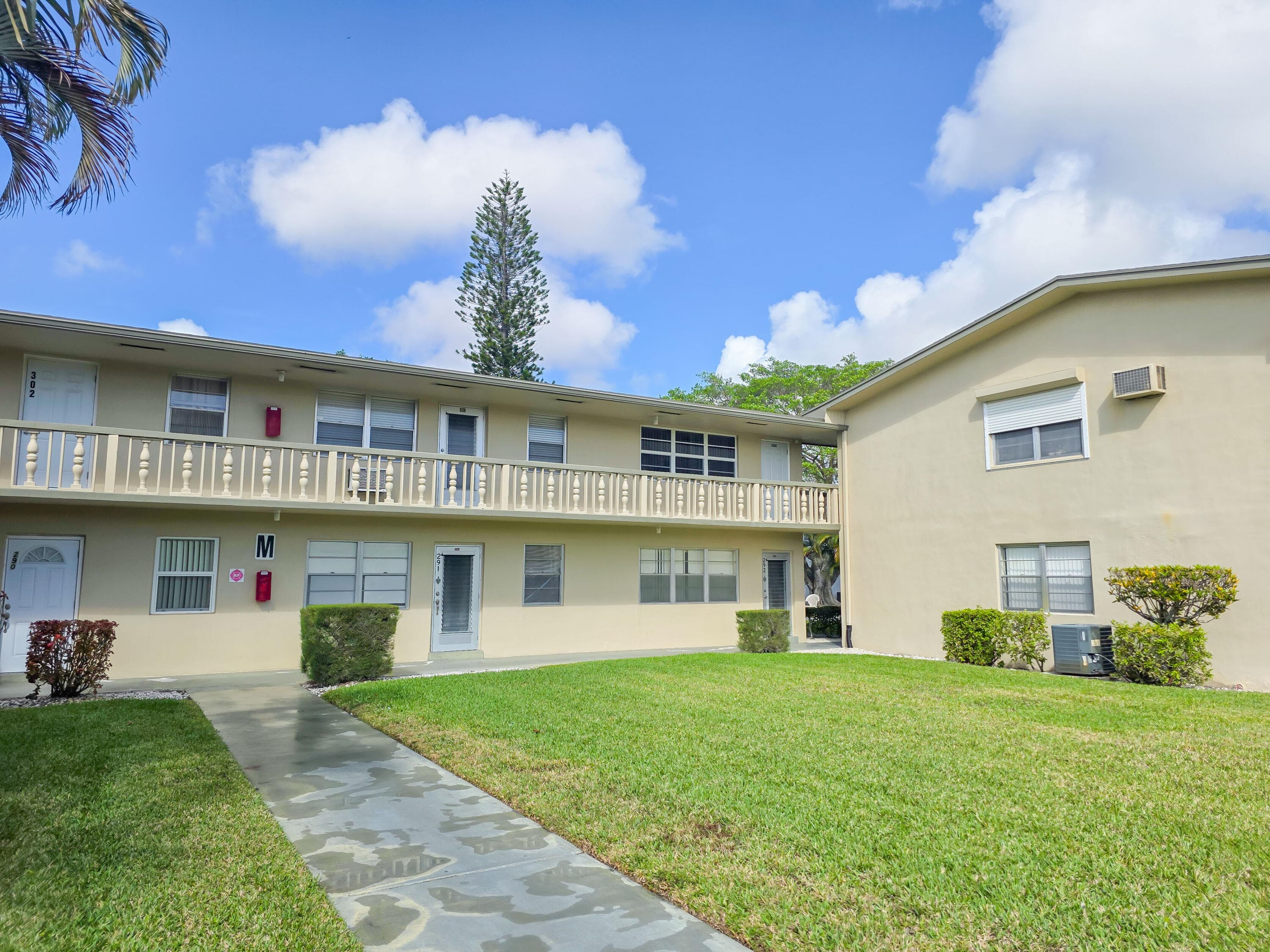 291 Norwich M, West Palm Beach, FL 33417 — photo 1 of 22