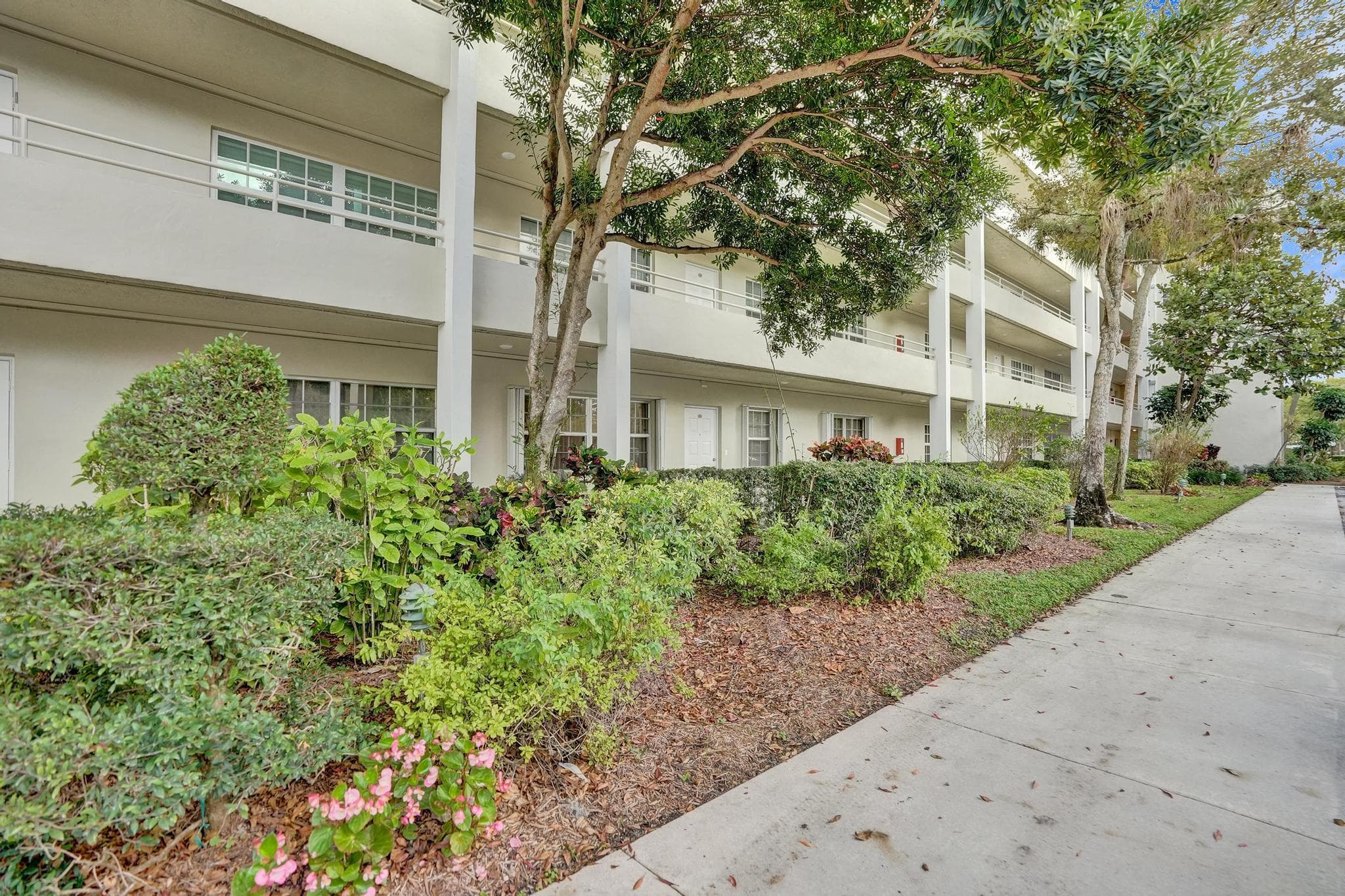 806 Cypress Boulevard 104, Pompano Beach, FL 33069 — photo 63 of 110