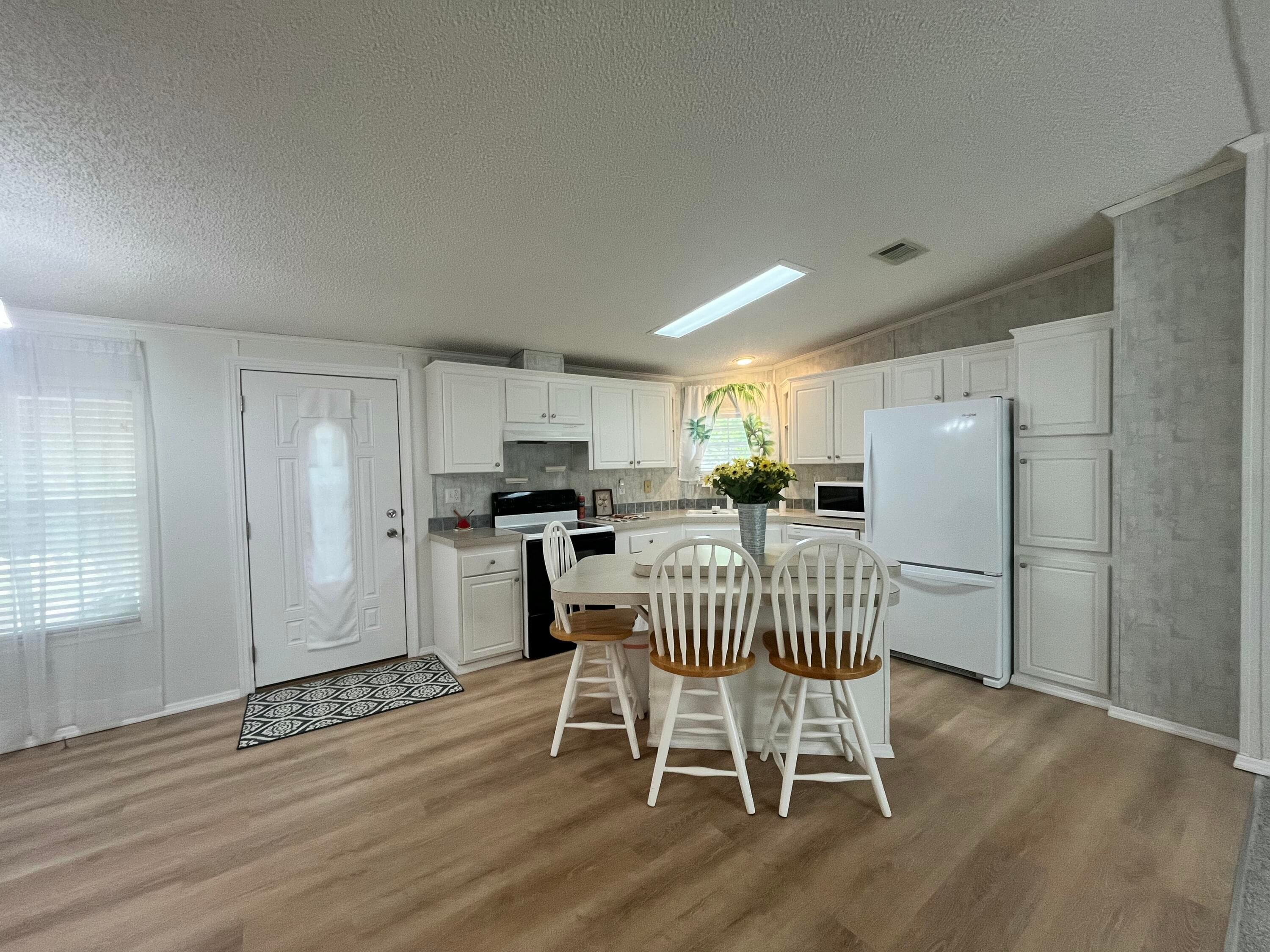 4064 SW 9th Way, Okeechobee, FL 34974 — photo 6 of 39
