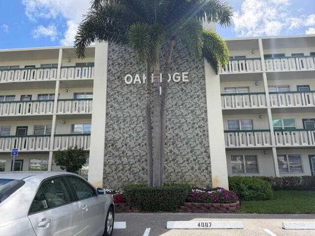 3084 Oakridge U, Deerfield Beach, FL 33442 — photo 2 of 62