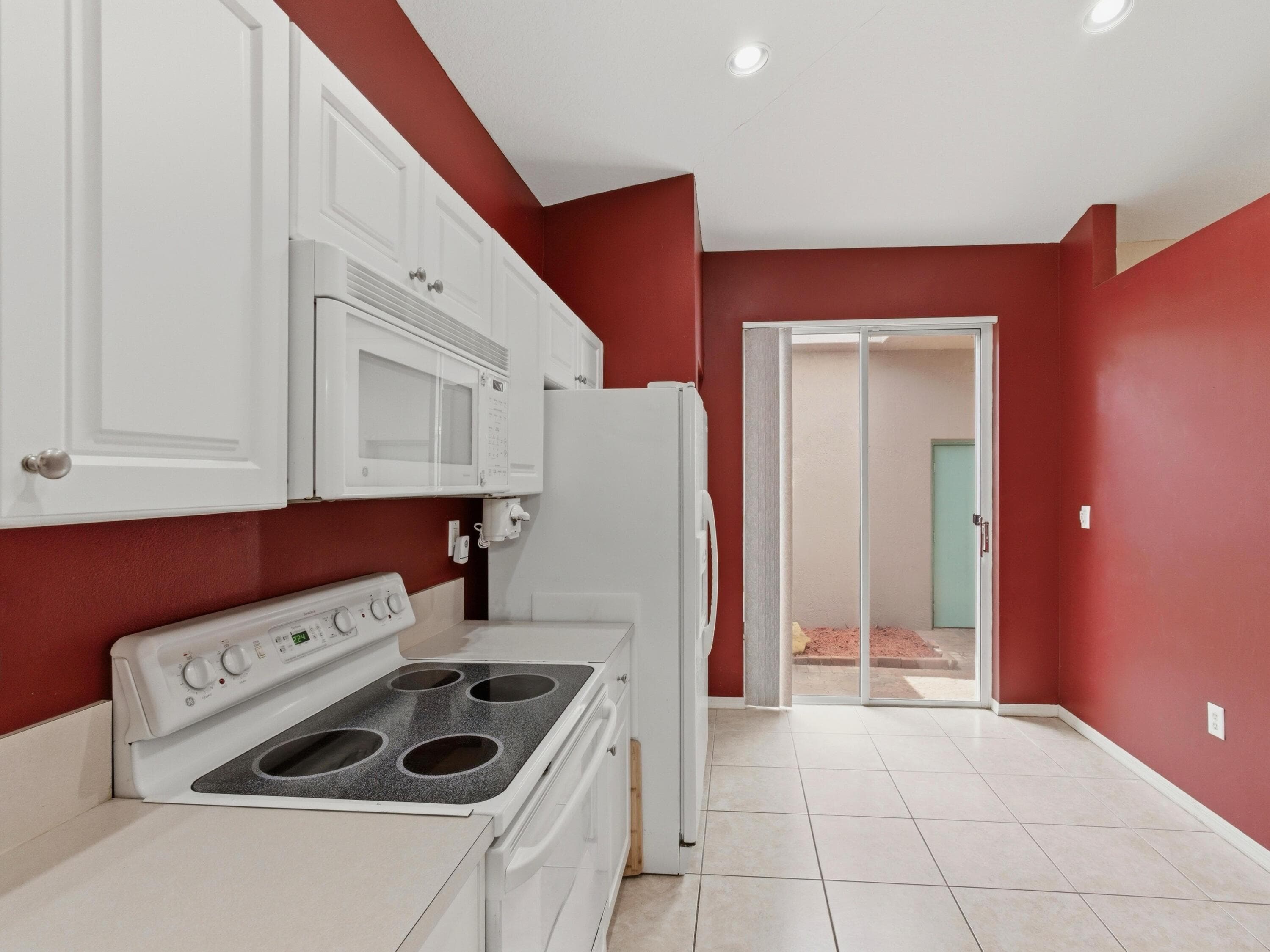 2920 E Aragon Boulevard 3, Sunrise, FL 33313 — photo 8 of 52