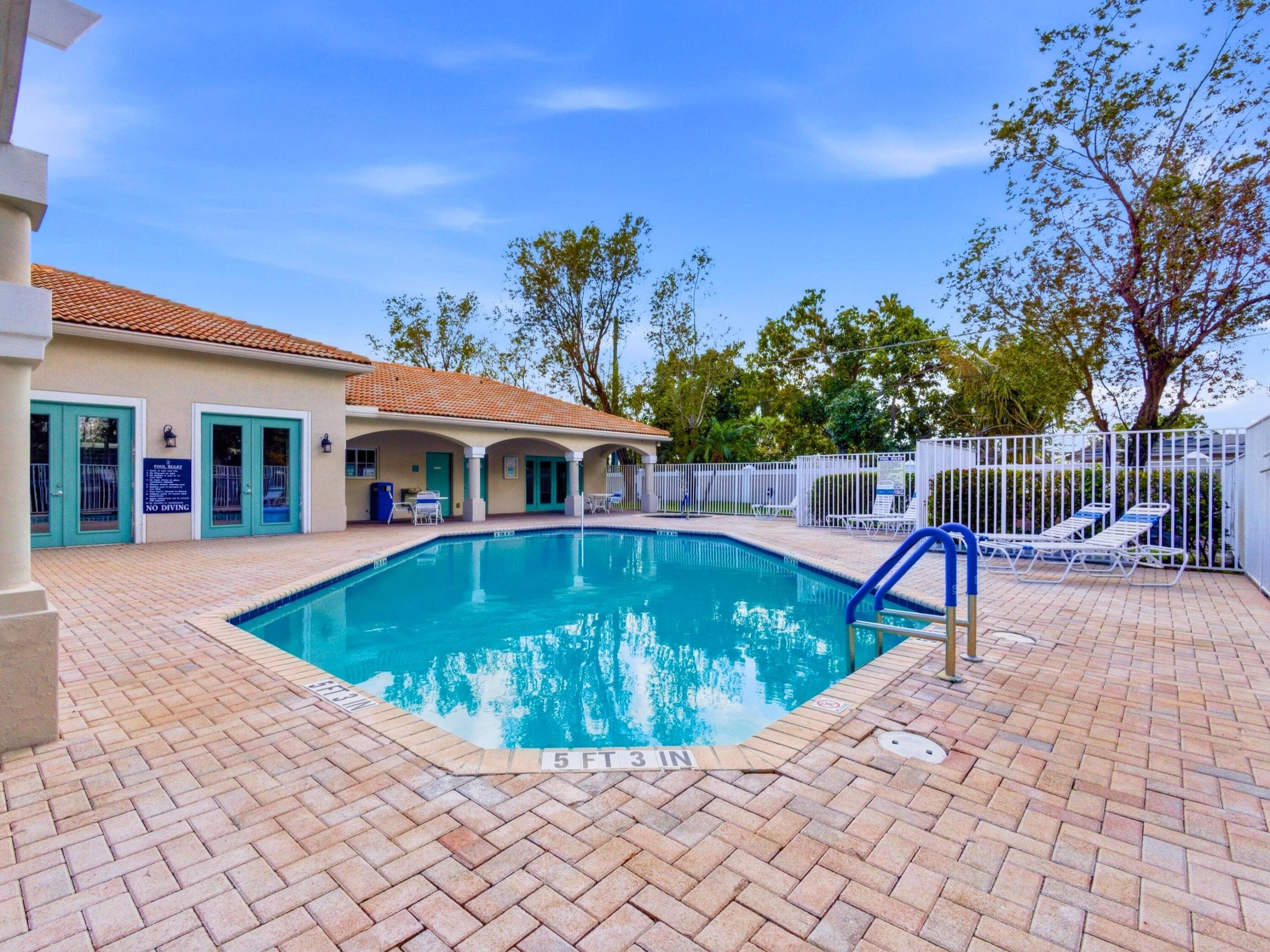 2920 E Aragon Boulevard 3, Sunrise, FL 33313 — photo 37 of 52