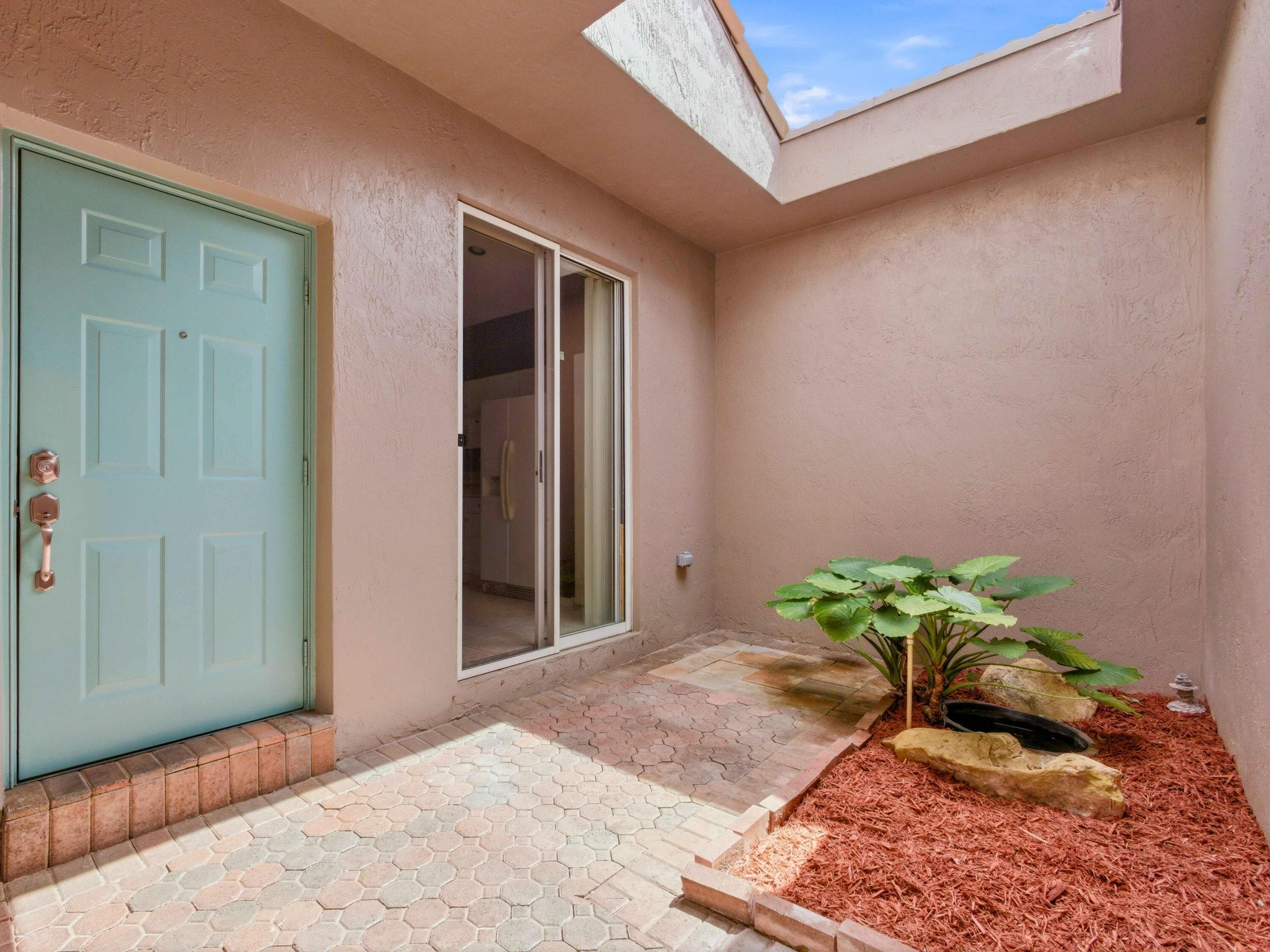 2920 E Aragon Boulevard 3, Sunrise, FL 33313 — photo 3 of 52