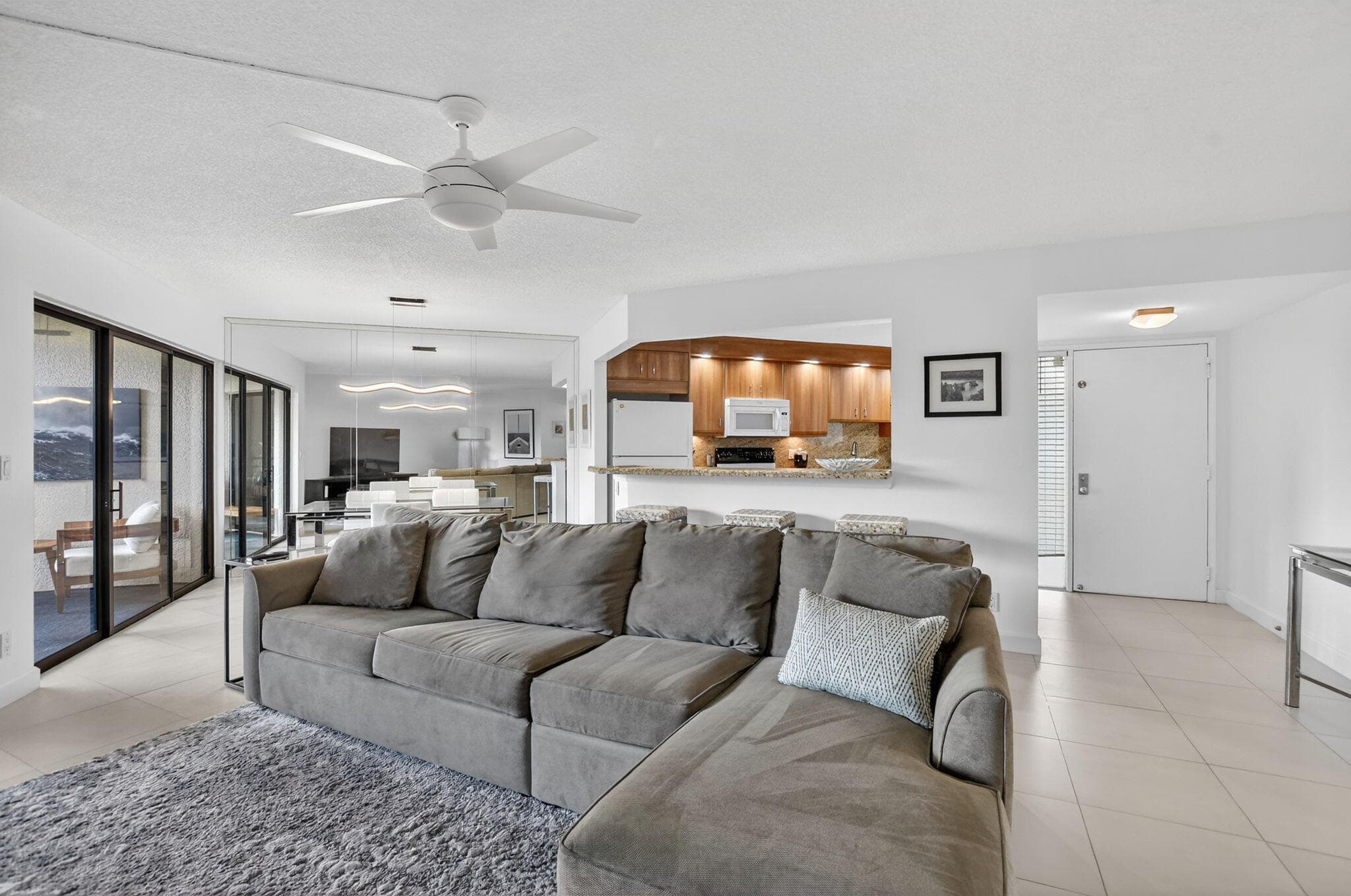 5851 Camino Del Sol 402, Boca Raton, FL 33433 — photo 2 of 38