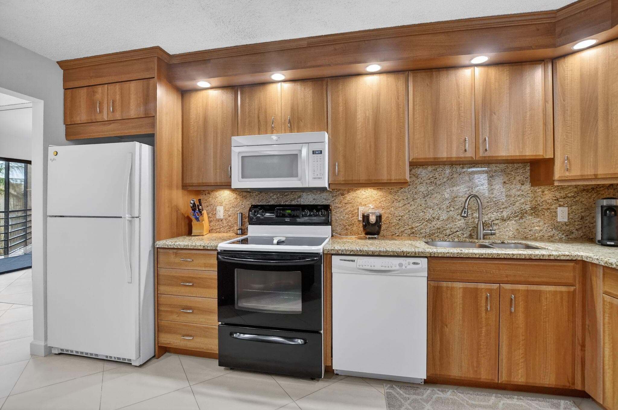 5851 Camino Del Sol 402, Boca Raton, FL 33433 — photo 12 of 38