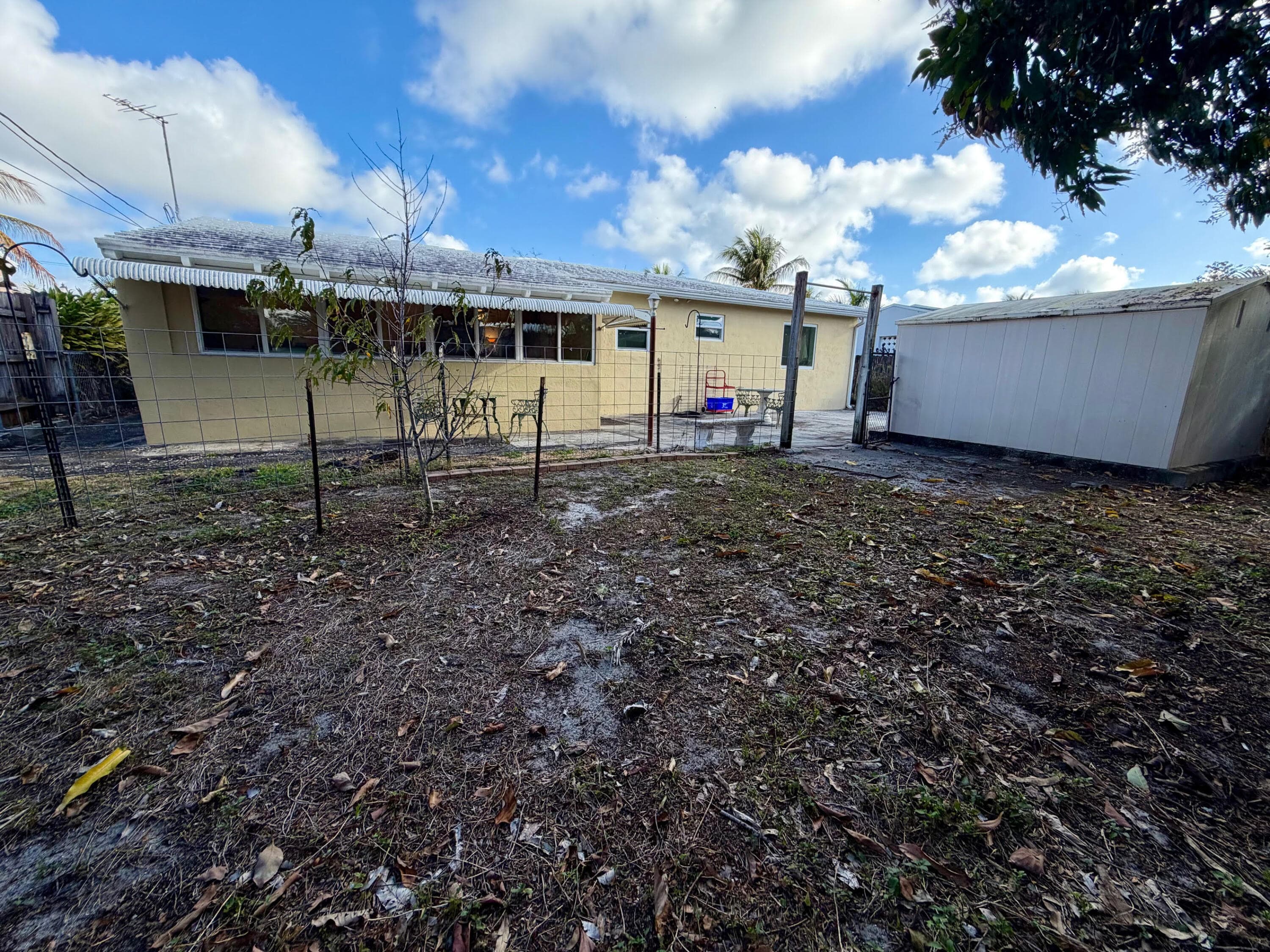 360 Forest Hill Boulevard, West Palm Beach, FL 33405 — photo 16 of 18