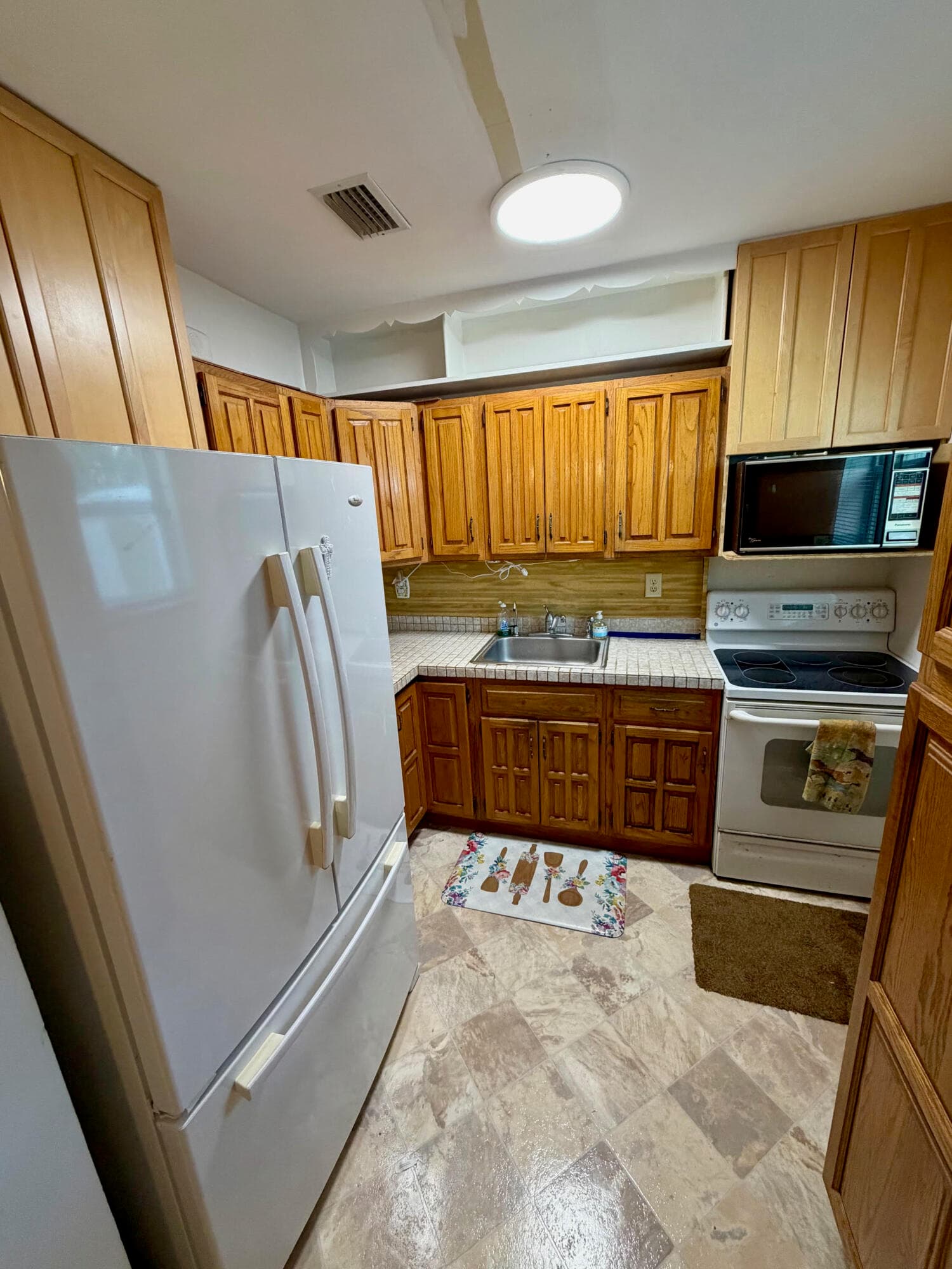 360 Forest Hill Boulevard, West Palm Beach, FL 33405 — photo 4 of 18