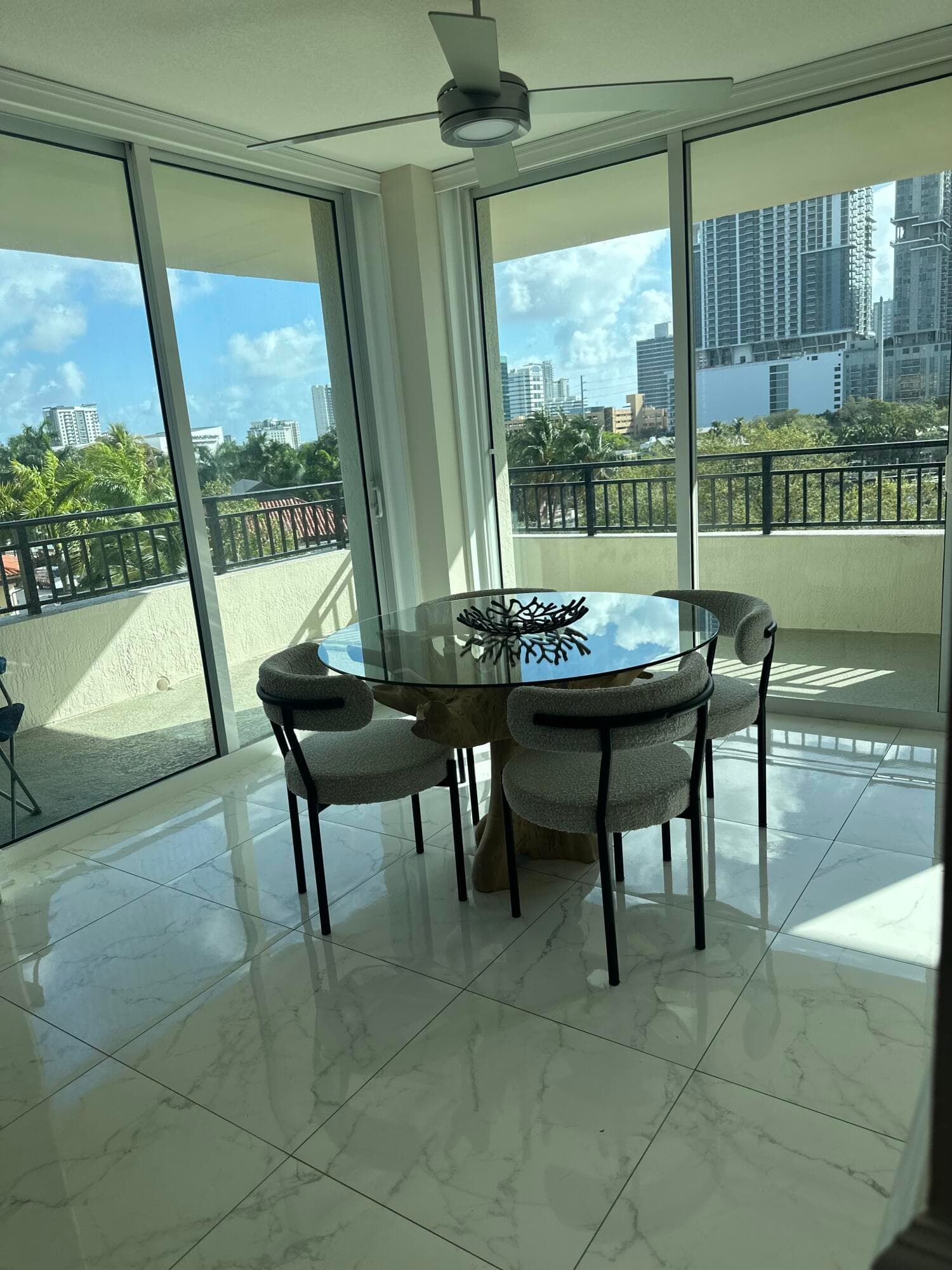 610 W Las Olas Boulevard 517, Fort Lauderdale, FL 33312 — photo 5 of 31