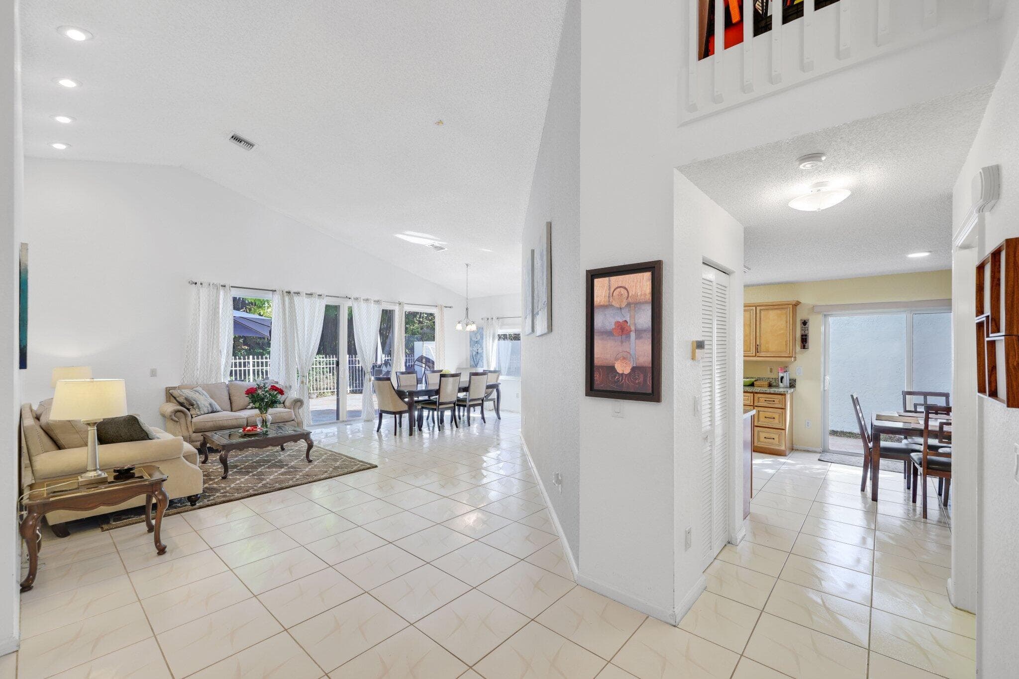 10418 Buena Ventura Drive, Boca Raton, FL 33498 — photo 7 of 55