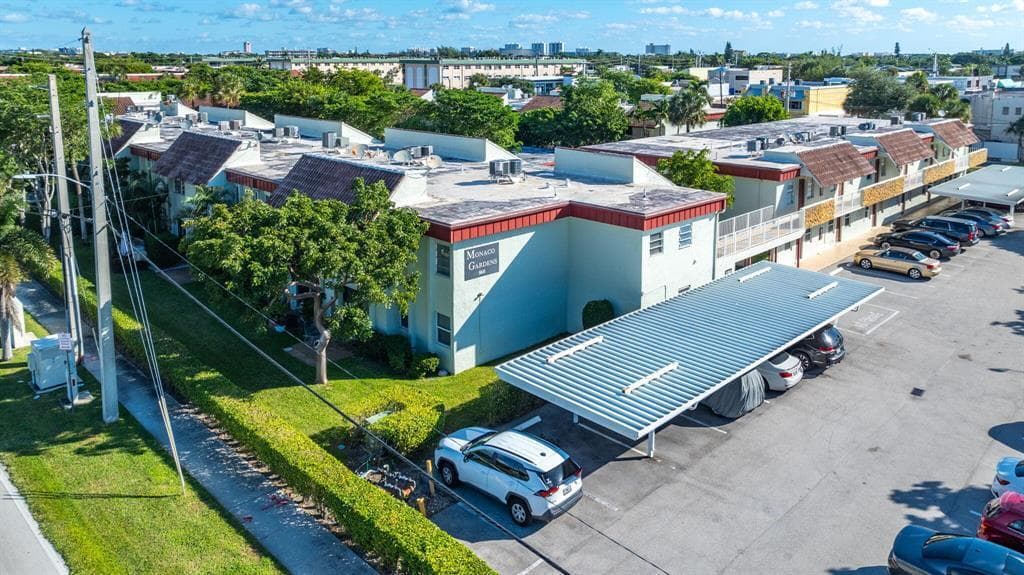 860 SE 6th Avenue 303, Deerfield Beach, FL 33441 — photo 3 of 35