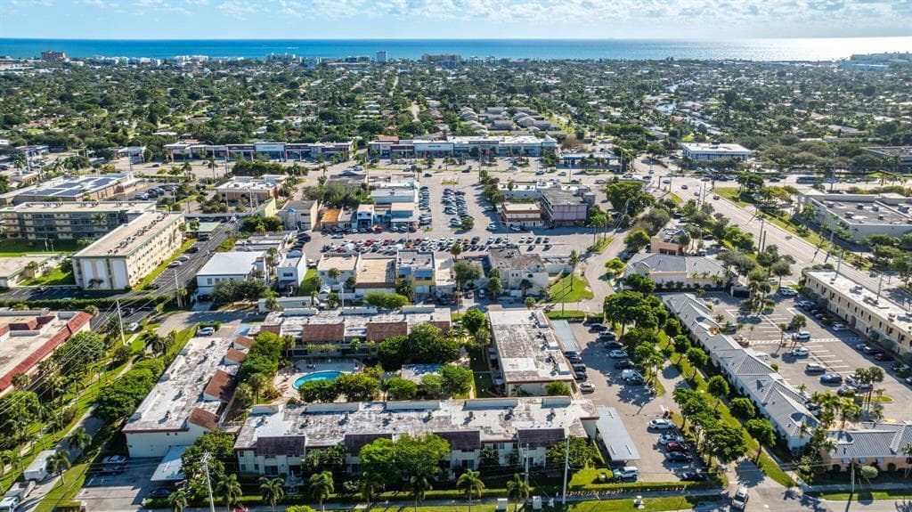 860 SE 6th Avenue 303, Deerfield Beach, FL 33441 — photo 7 of 35