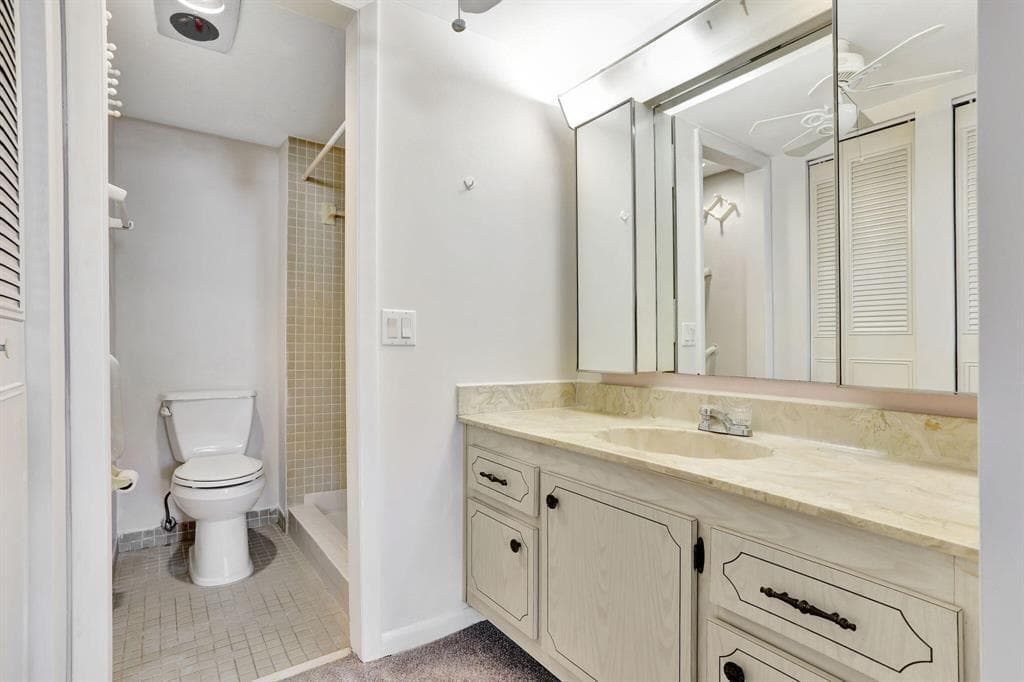 860 SE 6th Avenue 303, Deerfield Beach, FL 33441 — photo 18 of 35