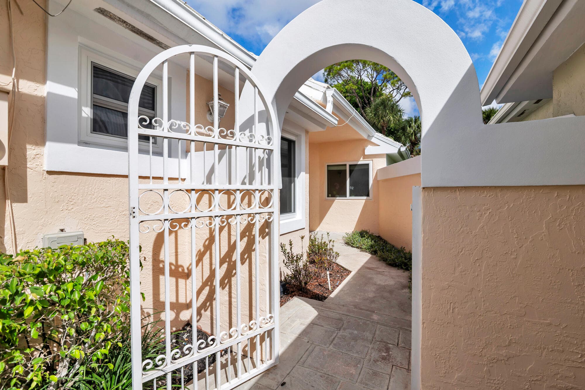 9213 Heathridge Drive, West Palm Beach, FL 33411 — photo 2 of 57