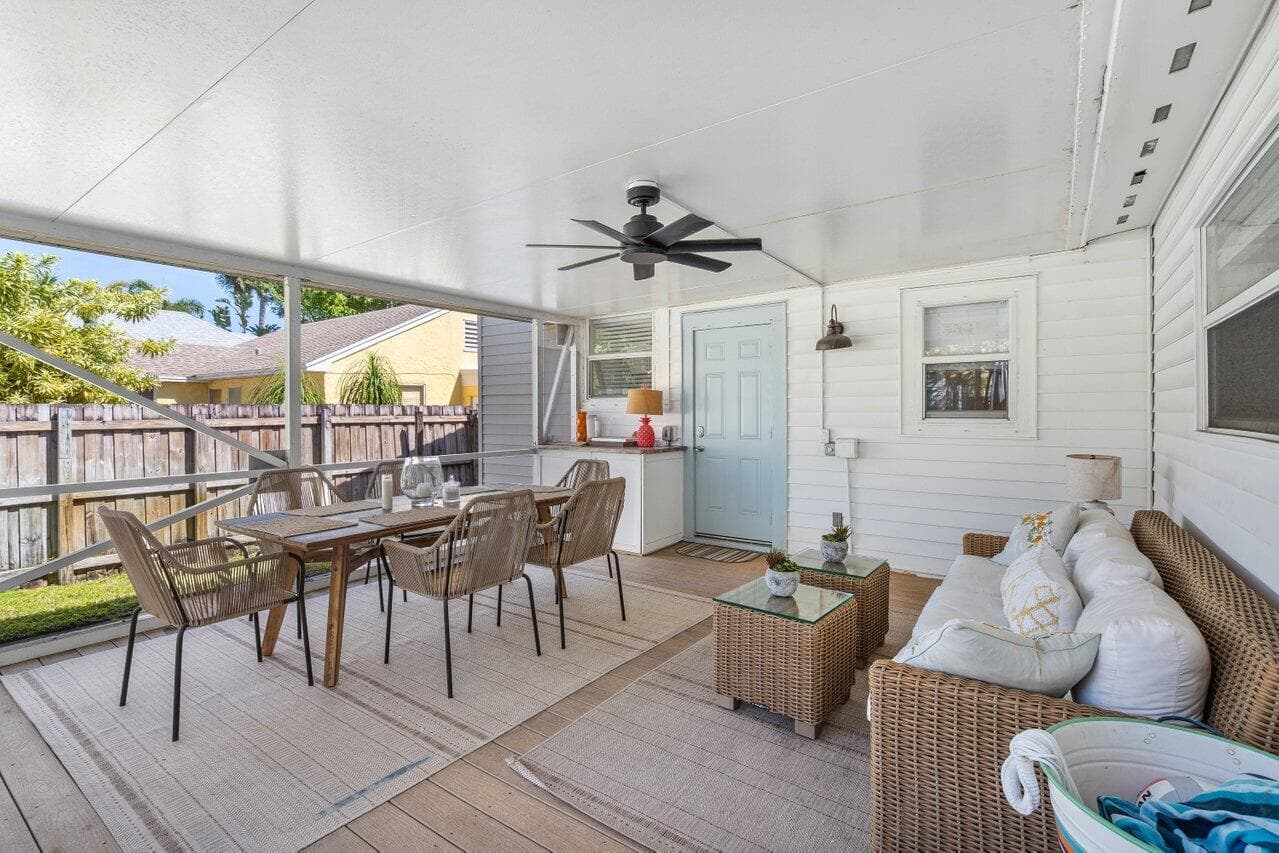215 S Palmway, Lake Worth Beach, FL 33460 — photo 26 of 60