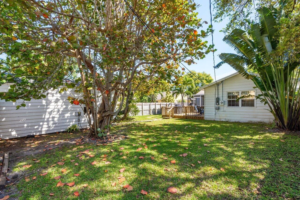 215 S Palmway, Lake Worth Beach, FL 33460 — photo 34 of 60