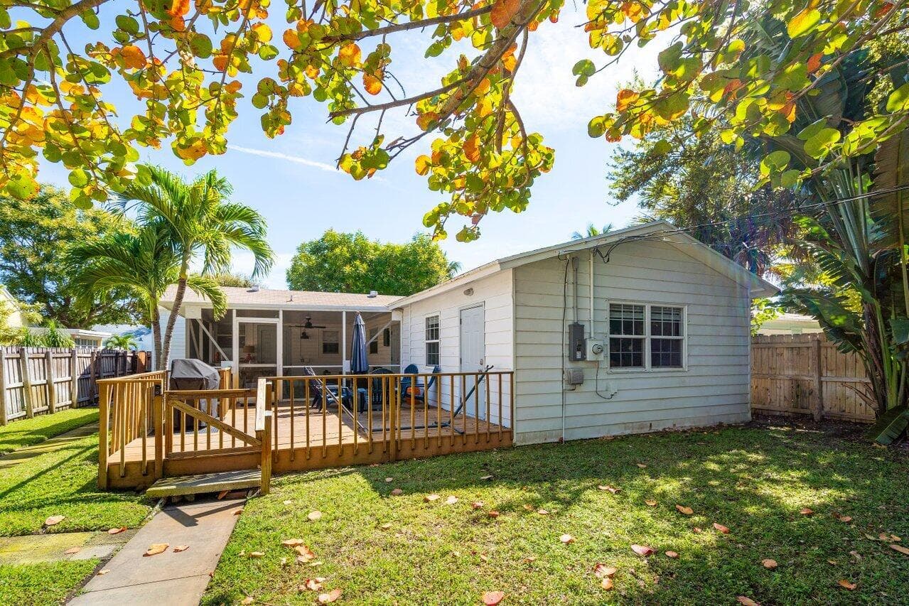 215 S Palmway, Lake Worth Beach, FL 33460 — photo 38 of 60