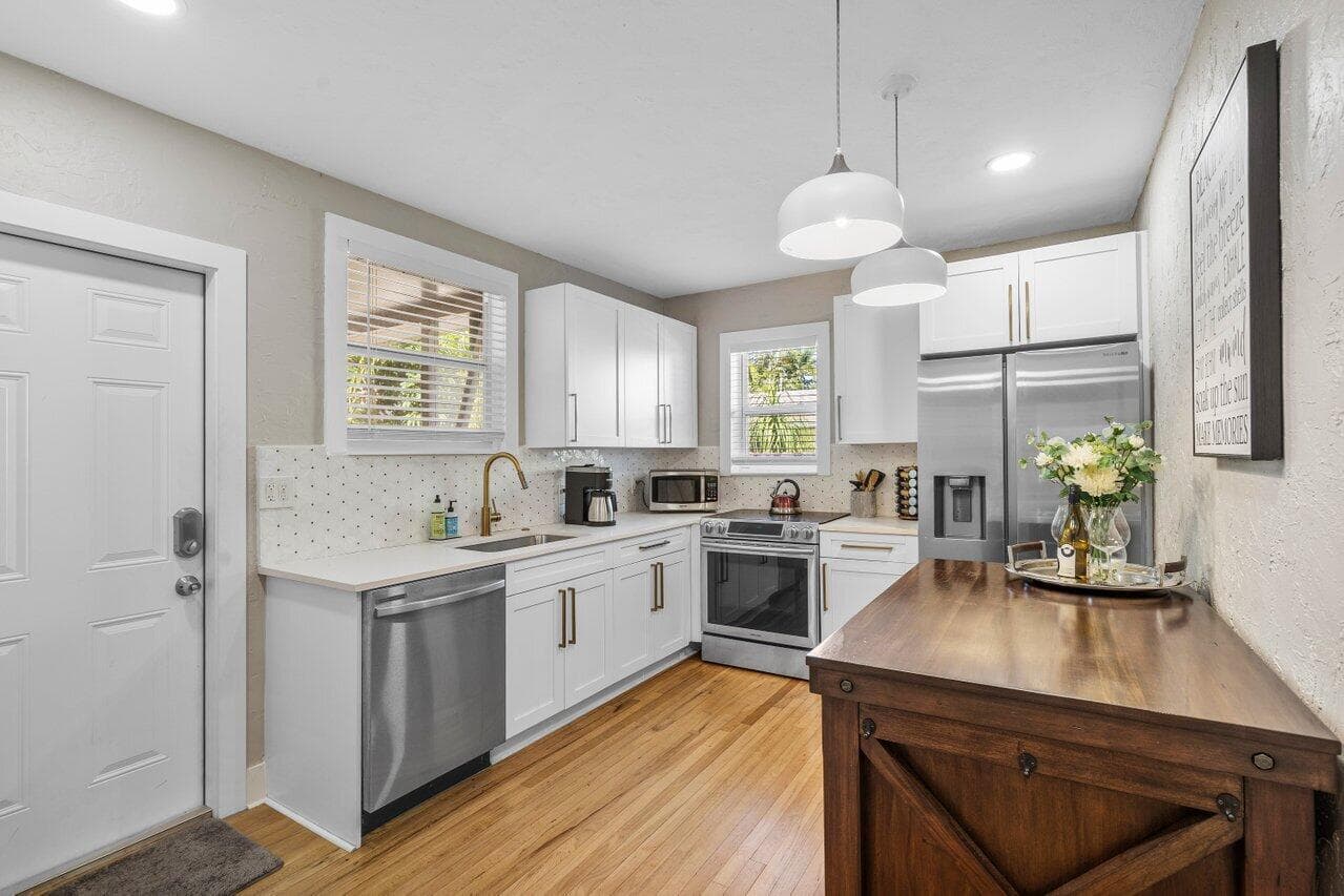 215 S Palmway, Lake Worth Beach, FL 33460 — photo 6 of 60