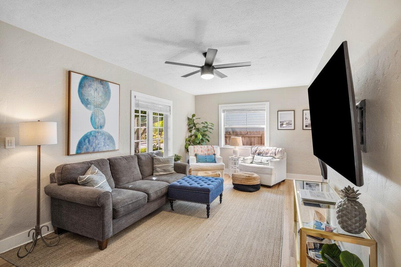 215 S Palmway, Lake Worth Beach, FL 33460 — photo 4 of 60