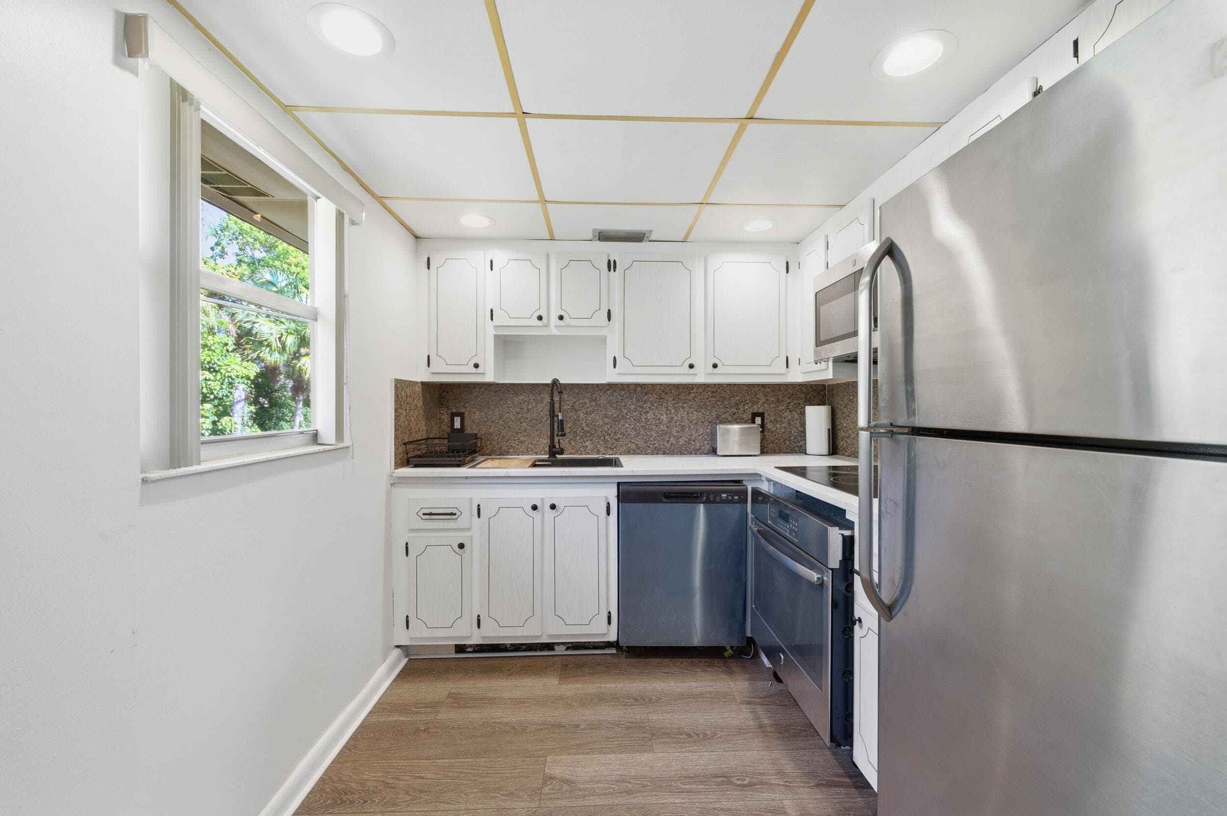 336 Brittany G, Delray Beach, FL 33446 — photo 14 of 35