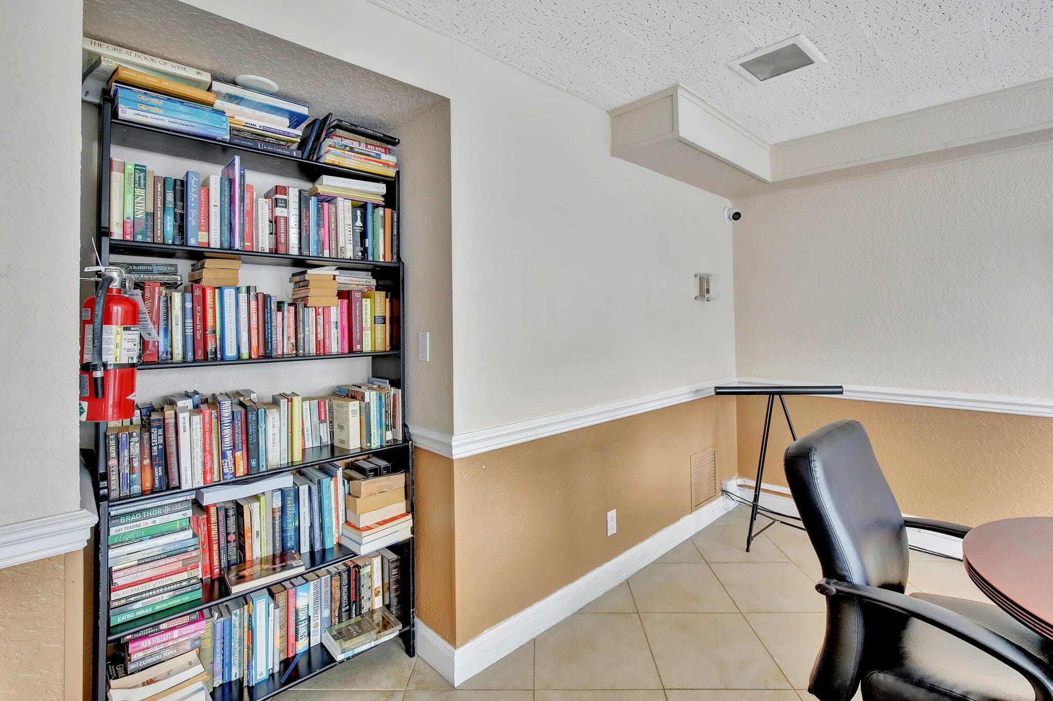 2555 NE 11th Street 609, Fort Lauderdale, FL 33304 — photo 36 of 45