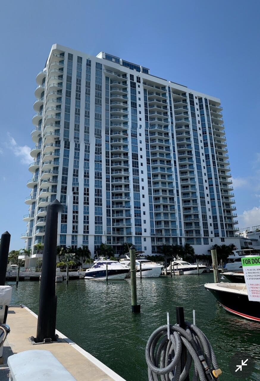 17211 Biscayne Boulevard, North Miami Beach, FL 33160 — photo 3 of 4