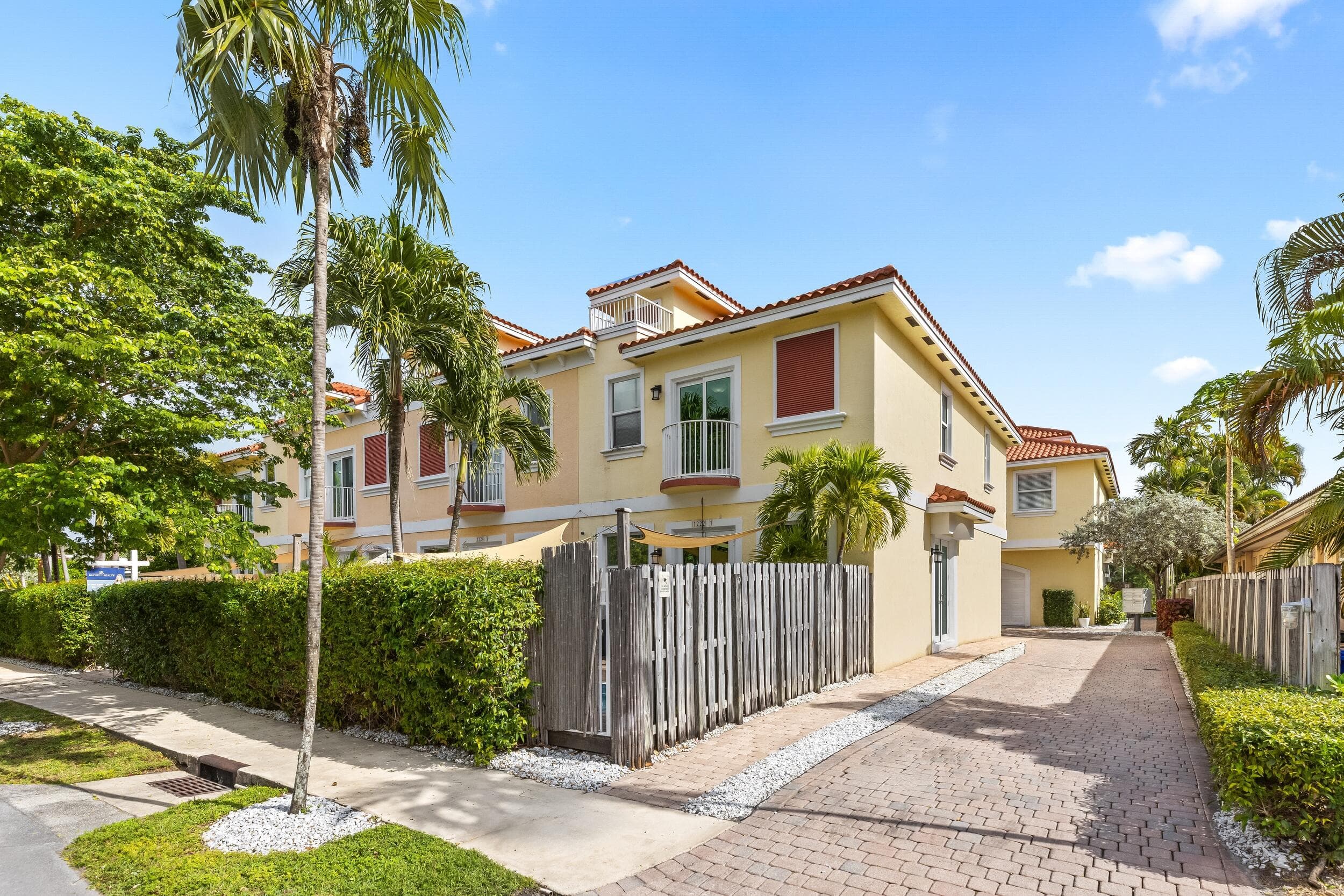 1222 NE 18th Avenue 1, Fort Lauderdale, FL 33304 — photo 30 of 33