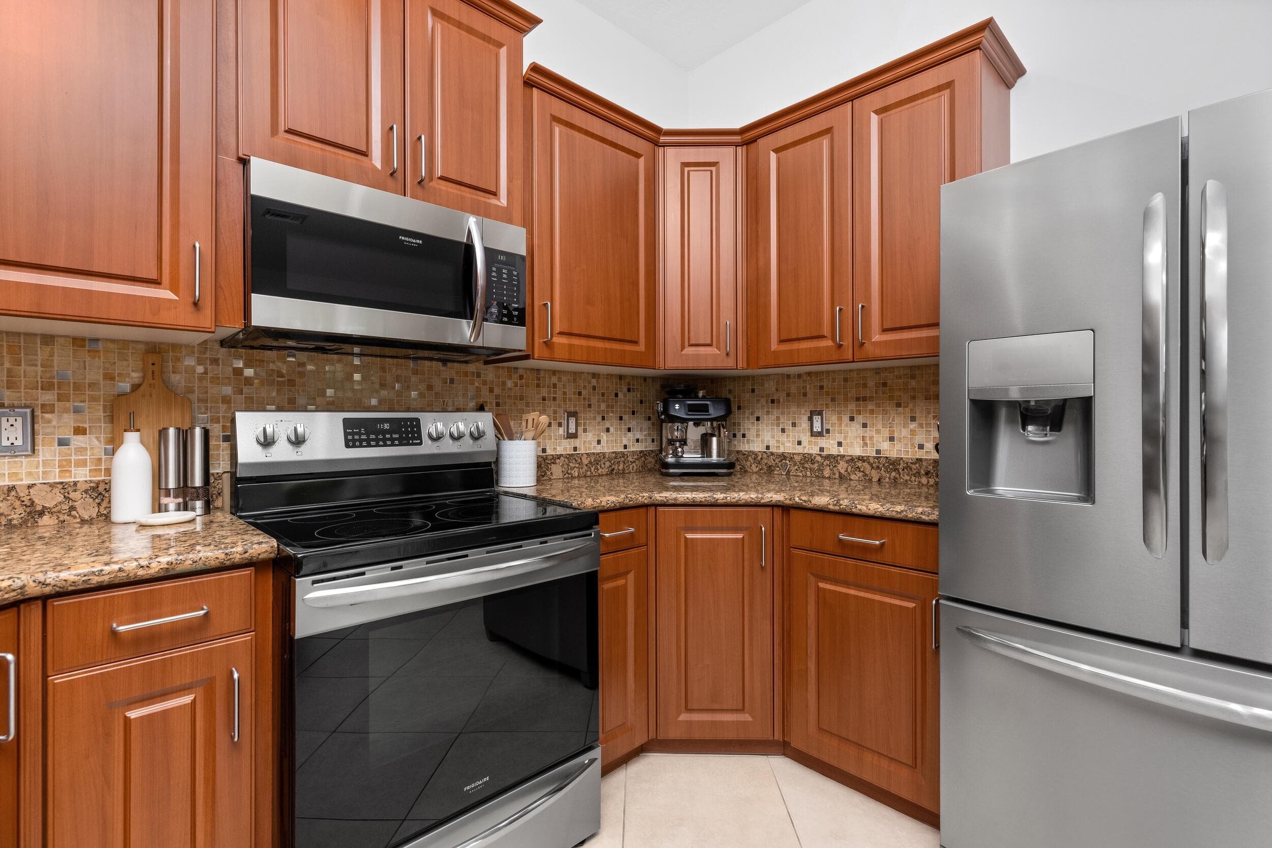 1222 NE 18th Avenue 1, Fort Lauderdale, FL 33304 — photo 13 of 33