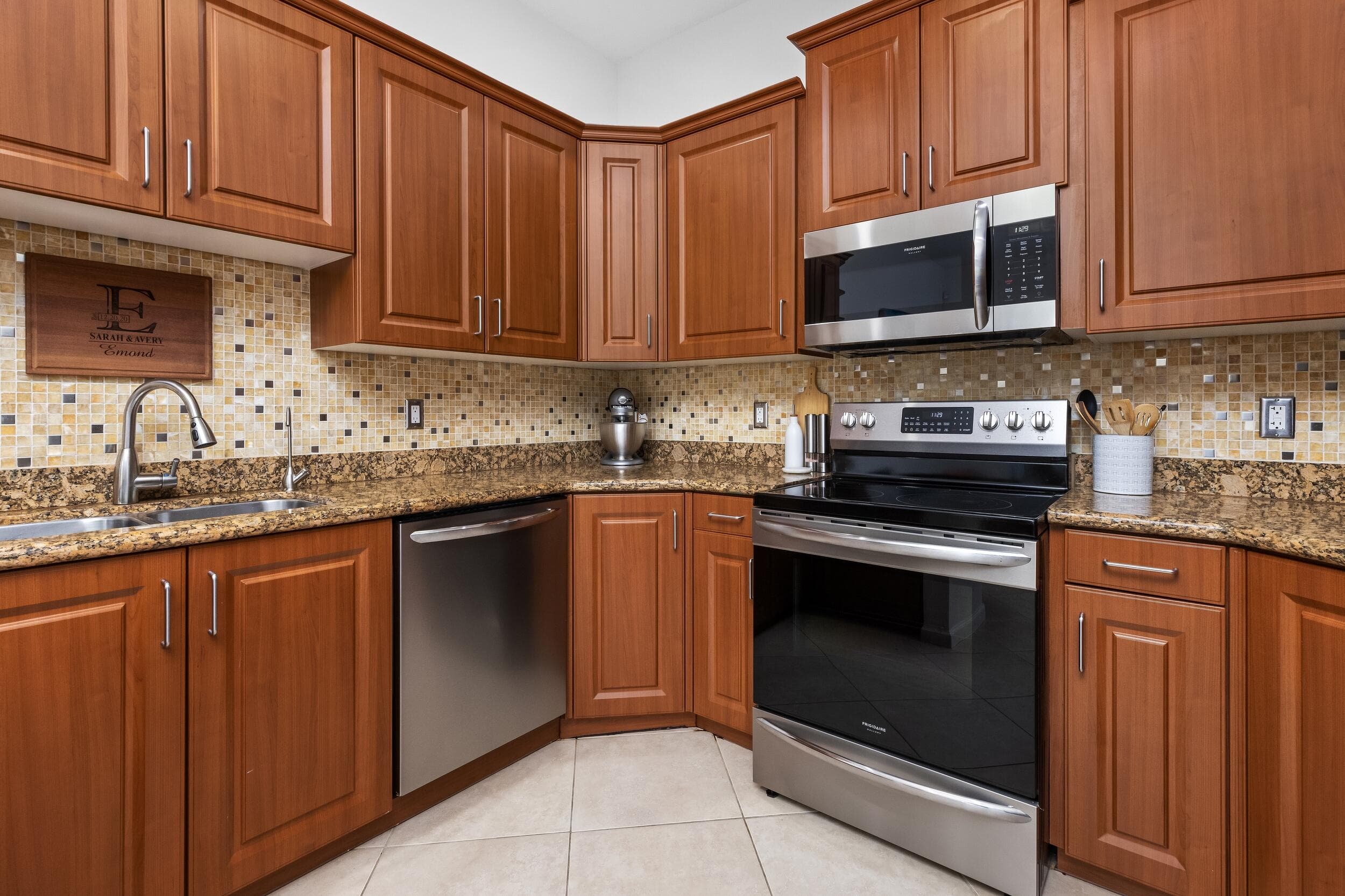 1222 NE 18th Avenue 1, Fort Lauderdale, FL 33304 — photo 12 of 33