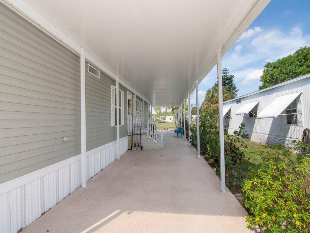 43 W Caribbean, Port St. Lucie, FL 34952 — photo 4 of 44