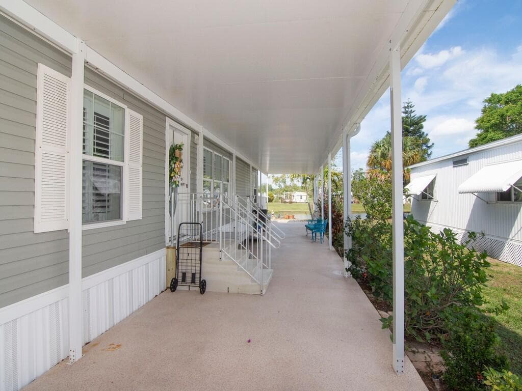 43 W Caribbean, Port St. Lucie, FL 34952 — photo 5 of 44