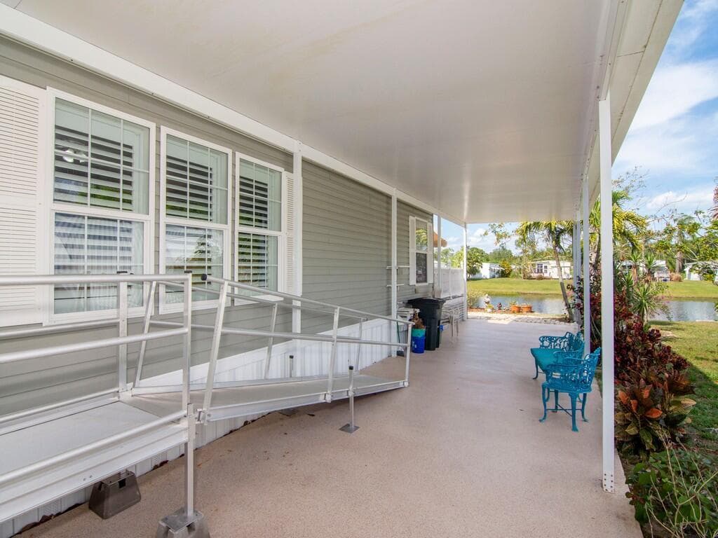 43 W Caribbean, Port St. Lucie, FL 34952 — photo 10 of 44